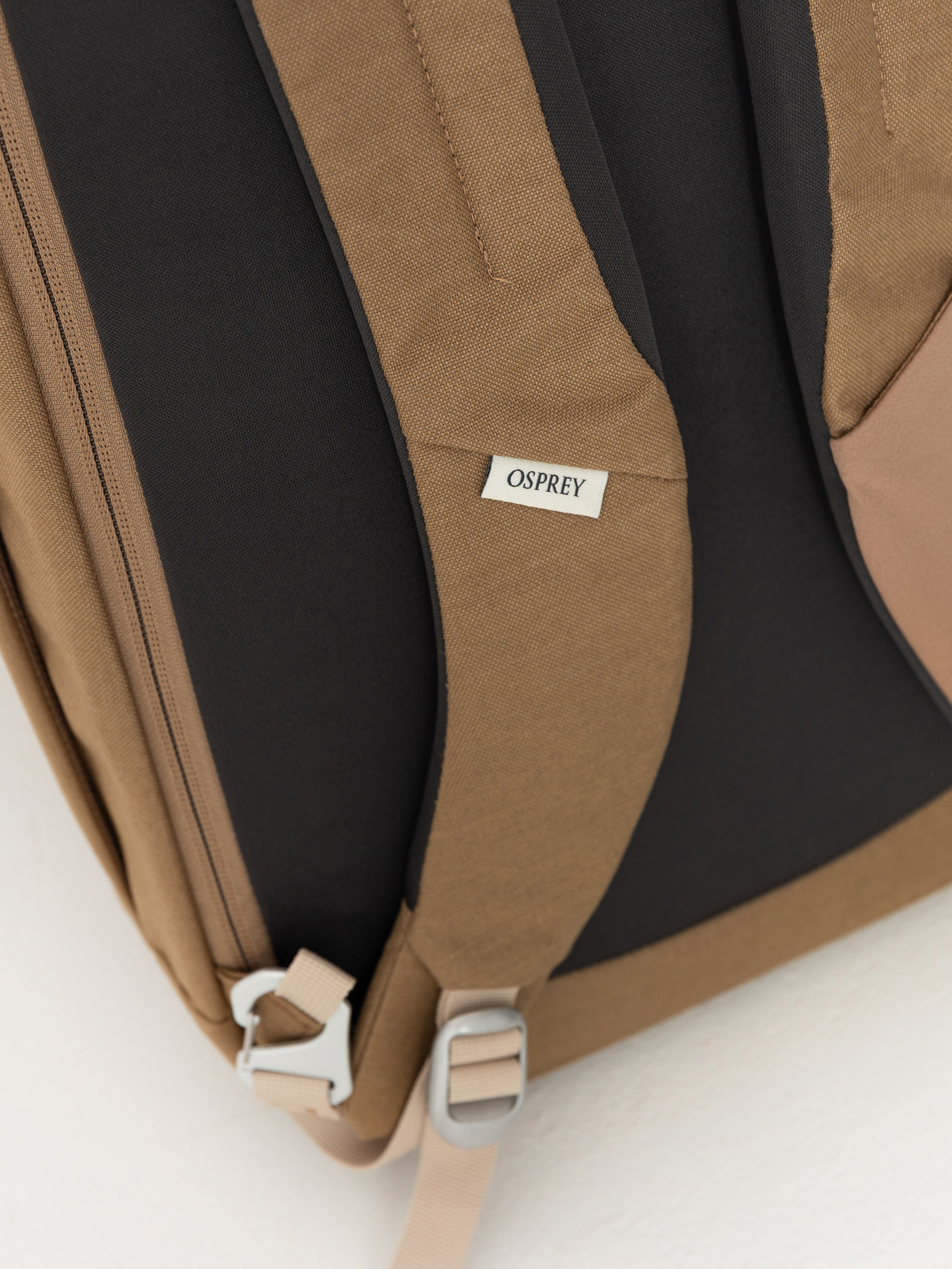 Рюкзак Osprey Arcane XL Day - бежевий (latte brown)