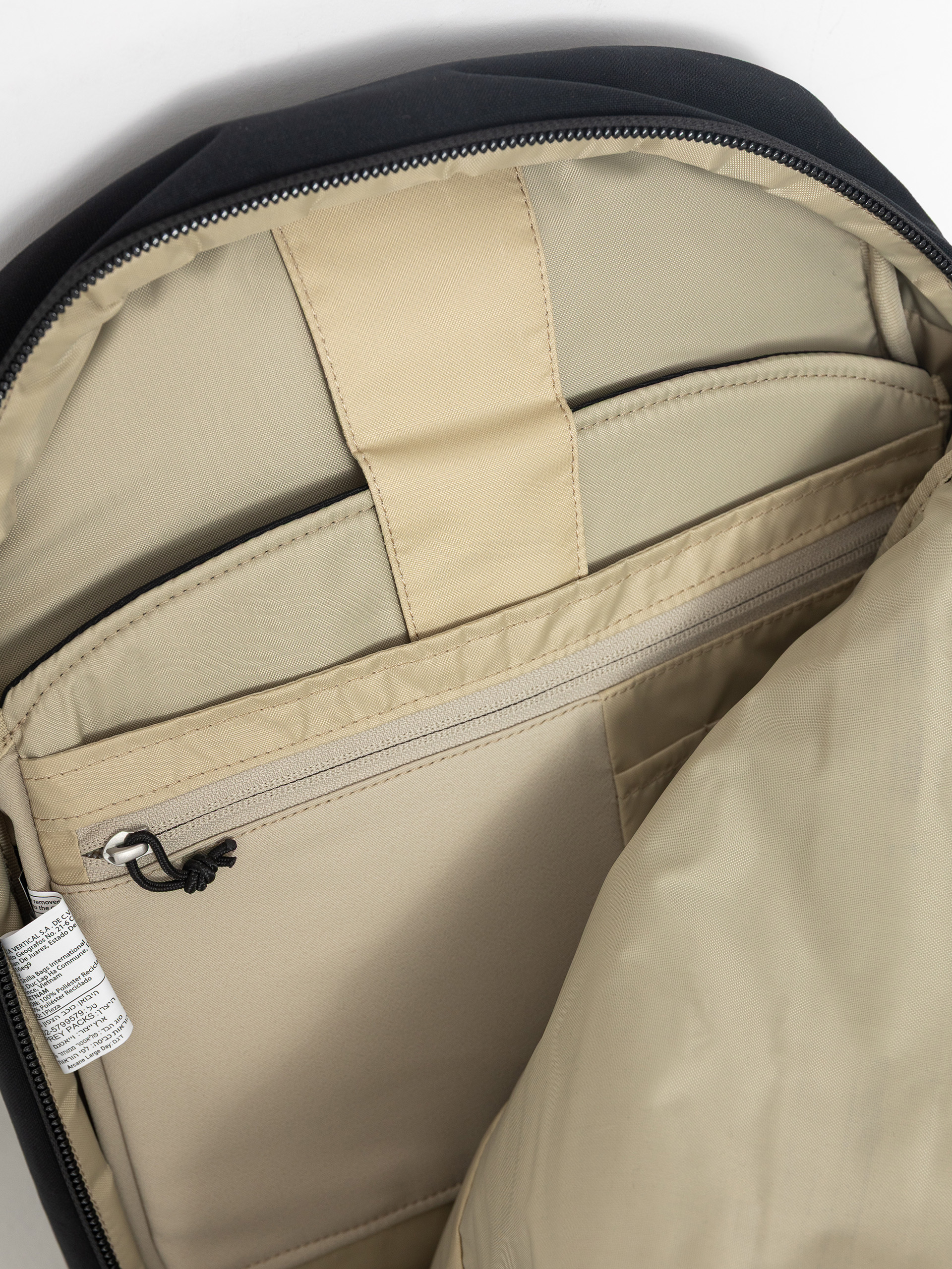 Рюкзак Osprey Arcane Large Day (black)