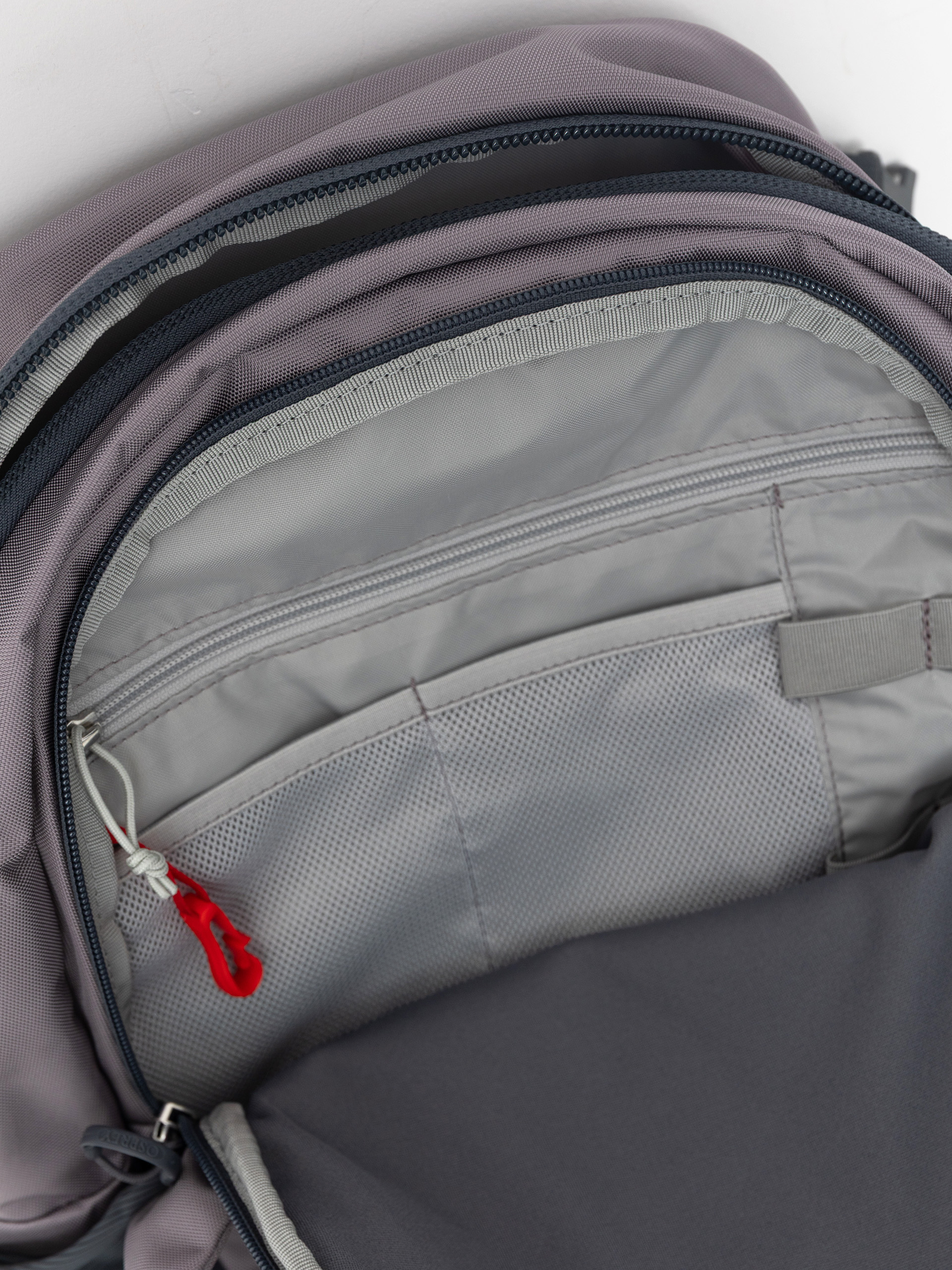 Рюкзак Osprey Axis 24 (soundwave grey)