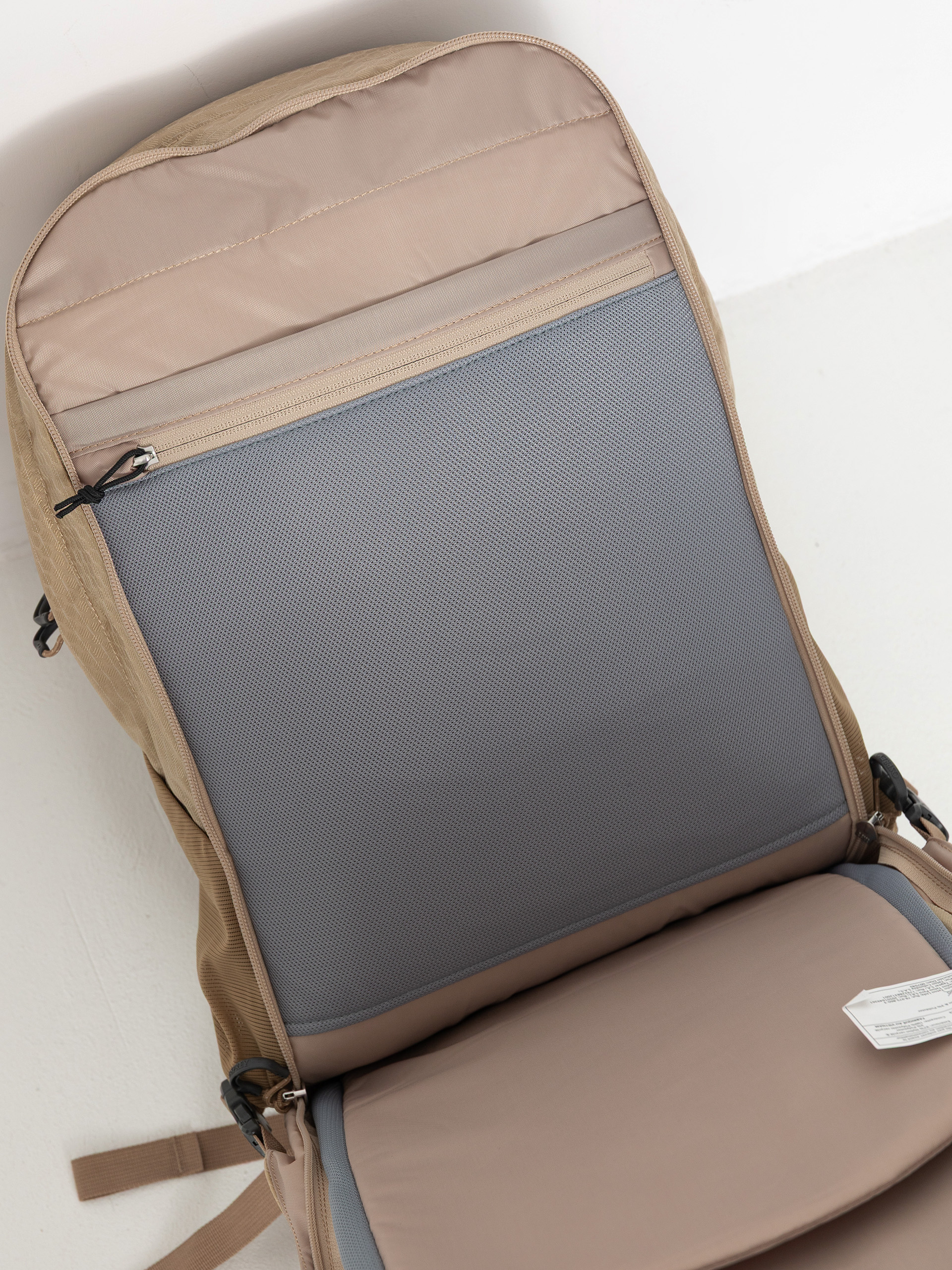 Рюкзак Osprey Nebula (alpaca tan/latte brown heather)