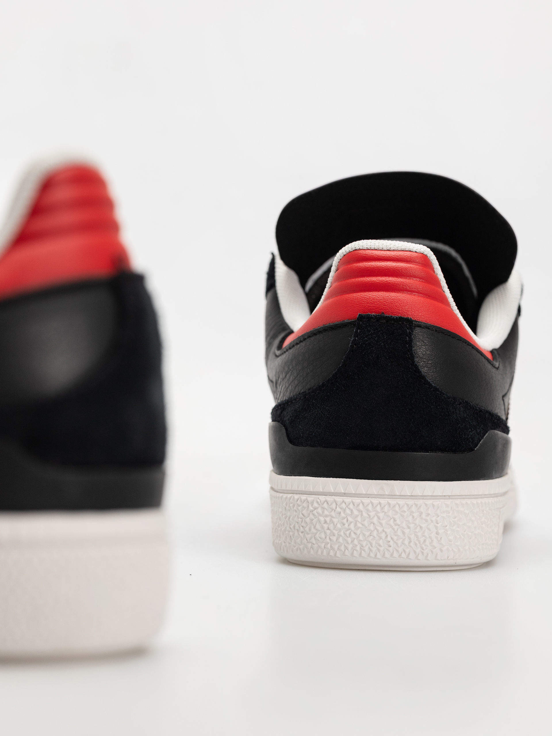 Взуття adidas Busenitz (cblack/betsca/ftwwht)