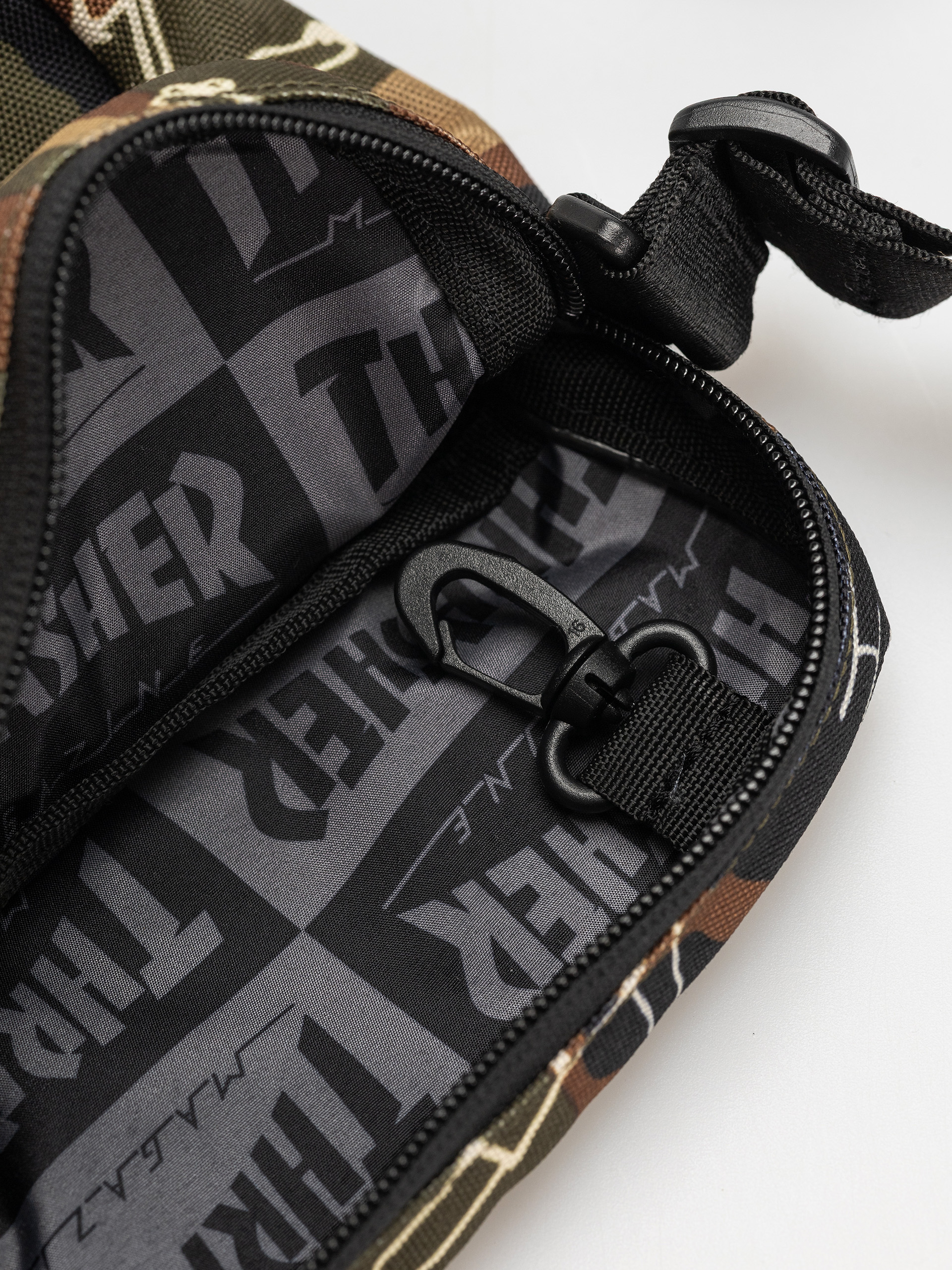 Сумка Herschel Supply Co. X Thrasher Gonz Heritage Crossbody (woodland camo)