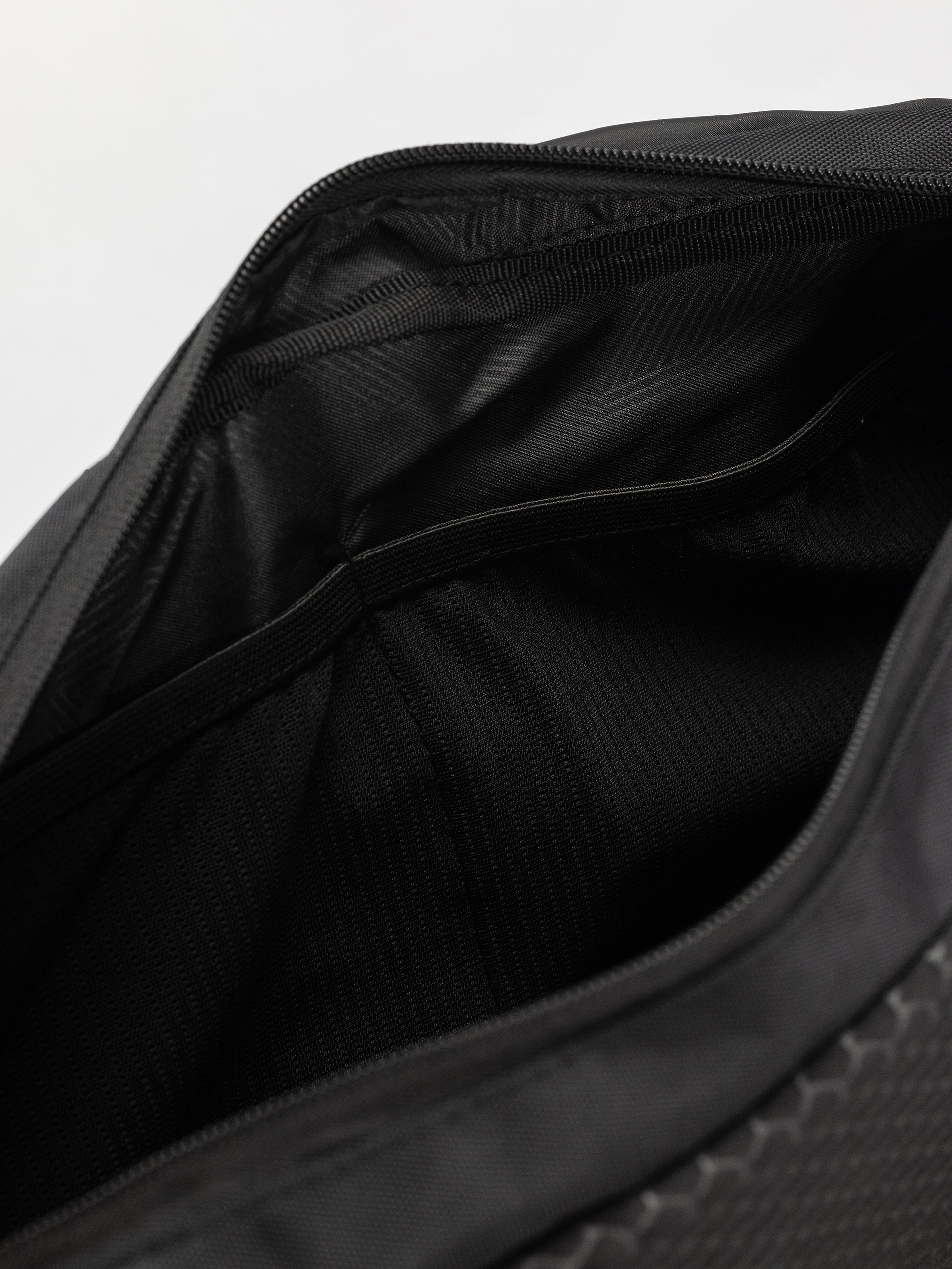 Сумка на пояс Volcom Venture Sling Pack (black)