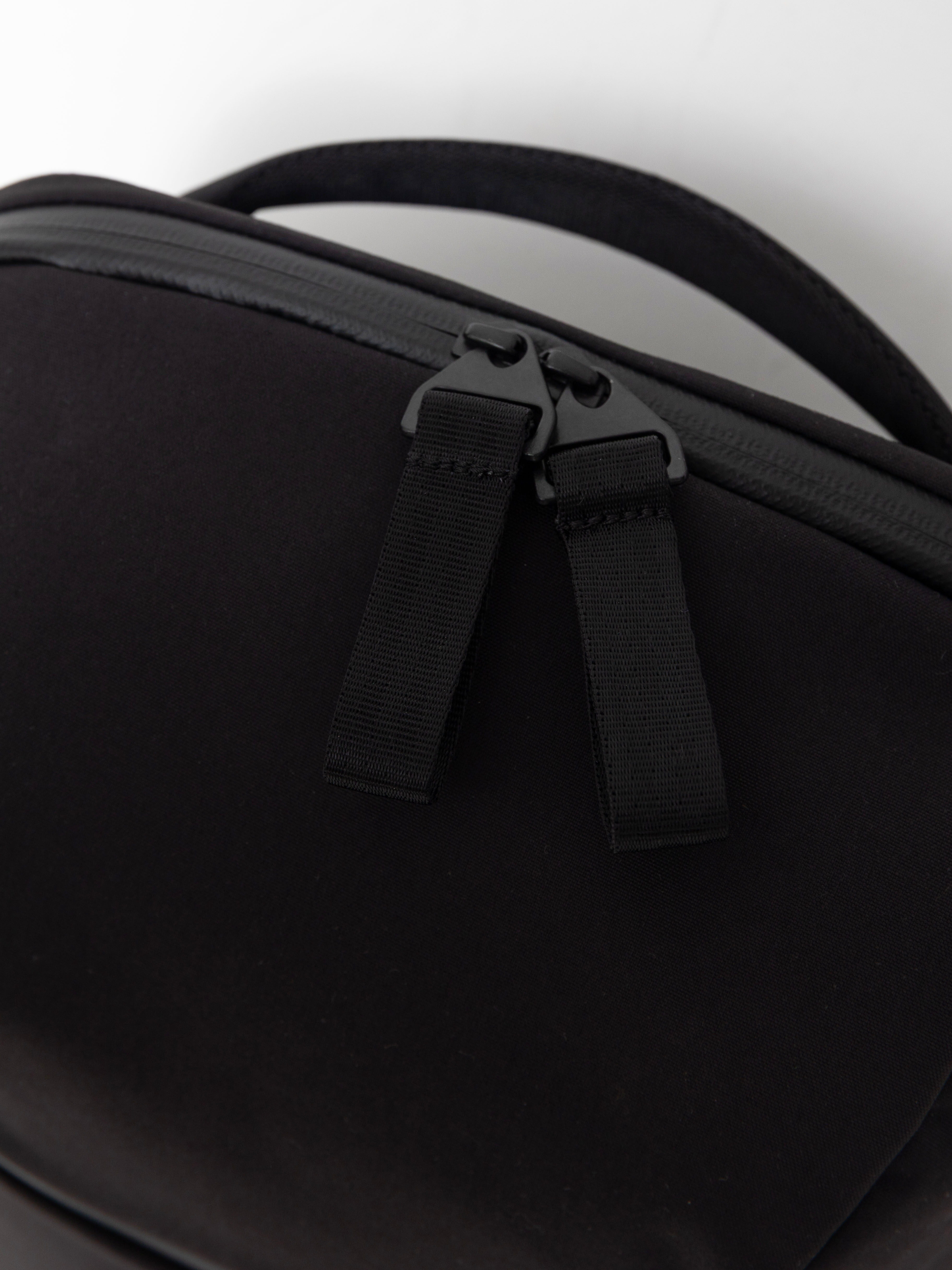 Рюкзак PinqPonq Kontor (solid black)