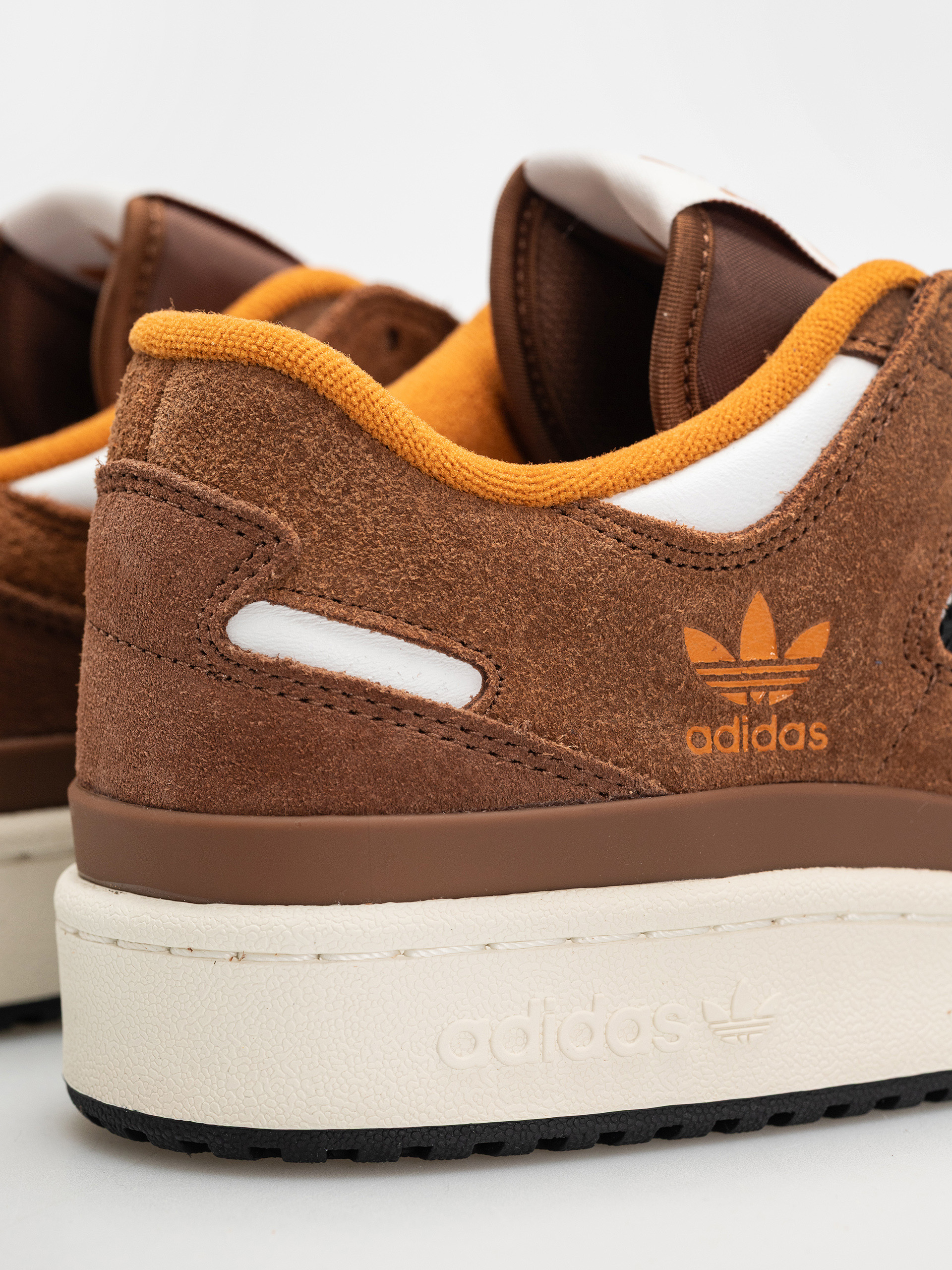 Взуття adidas Forum 84 Low Adv (crywht/cblack/rusora)