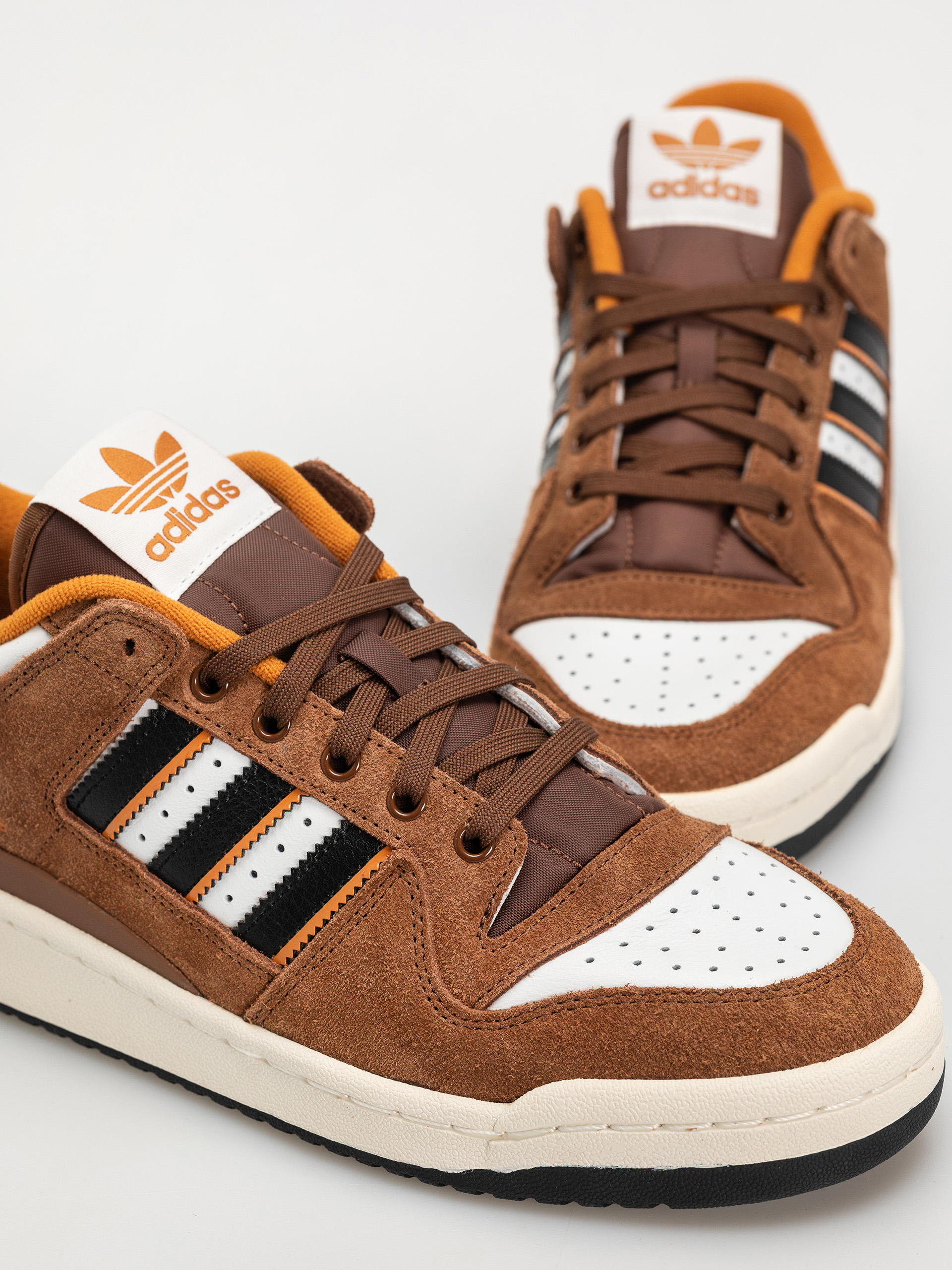 Взуття adidas Forum 84 Low Adv (crywht/cblack/rusora)