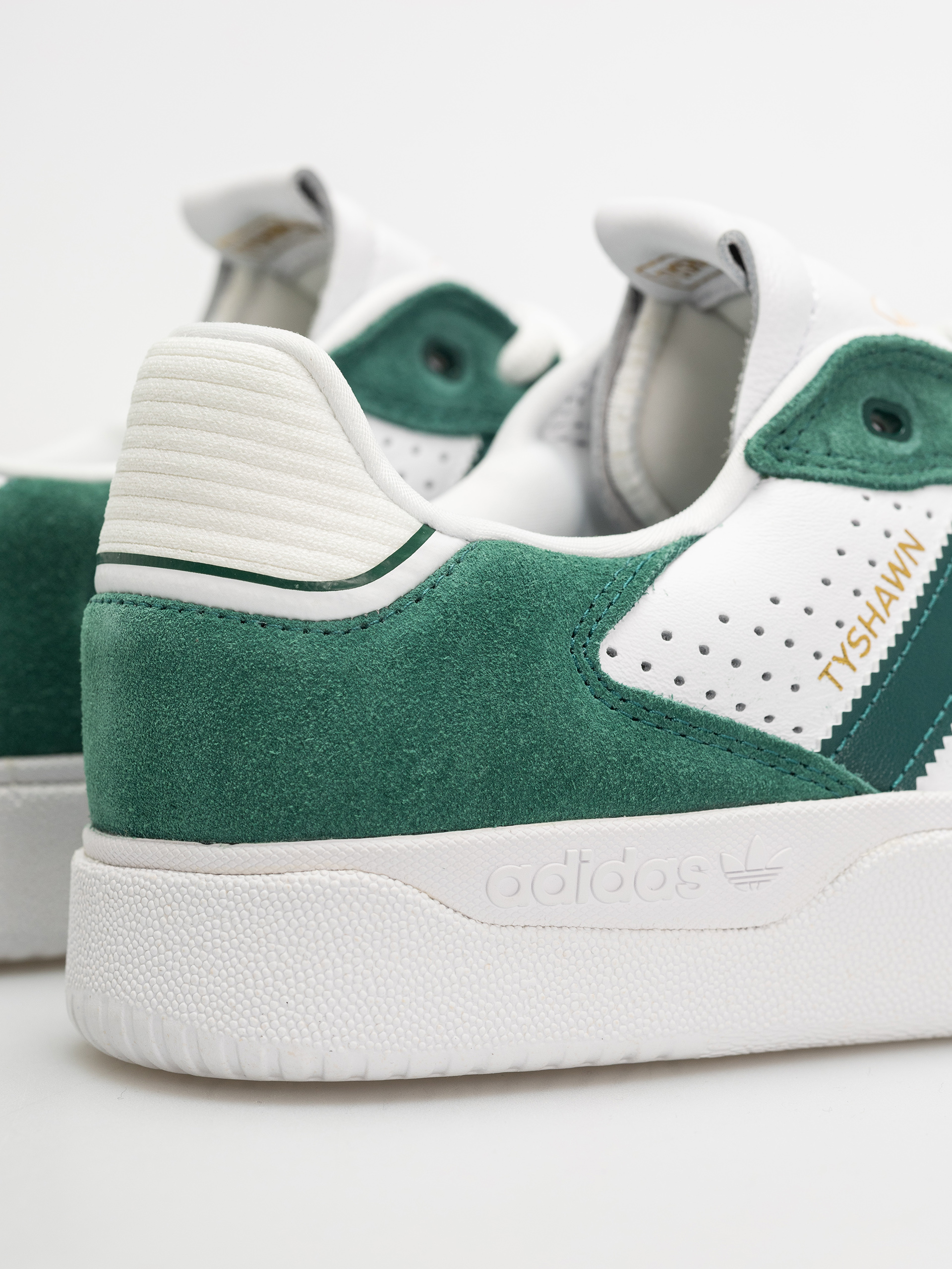 Взуття adidas Tyshawn Low (cgreen/cgreen/ftwwht)