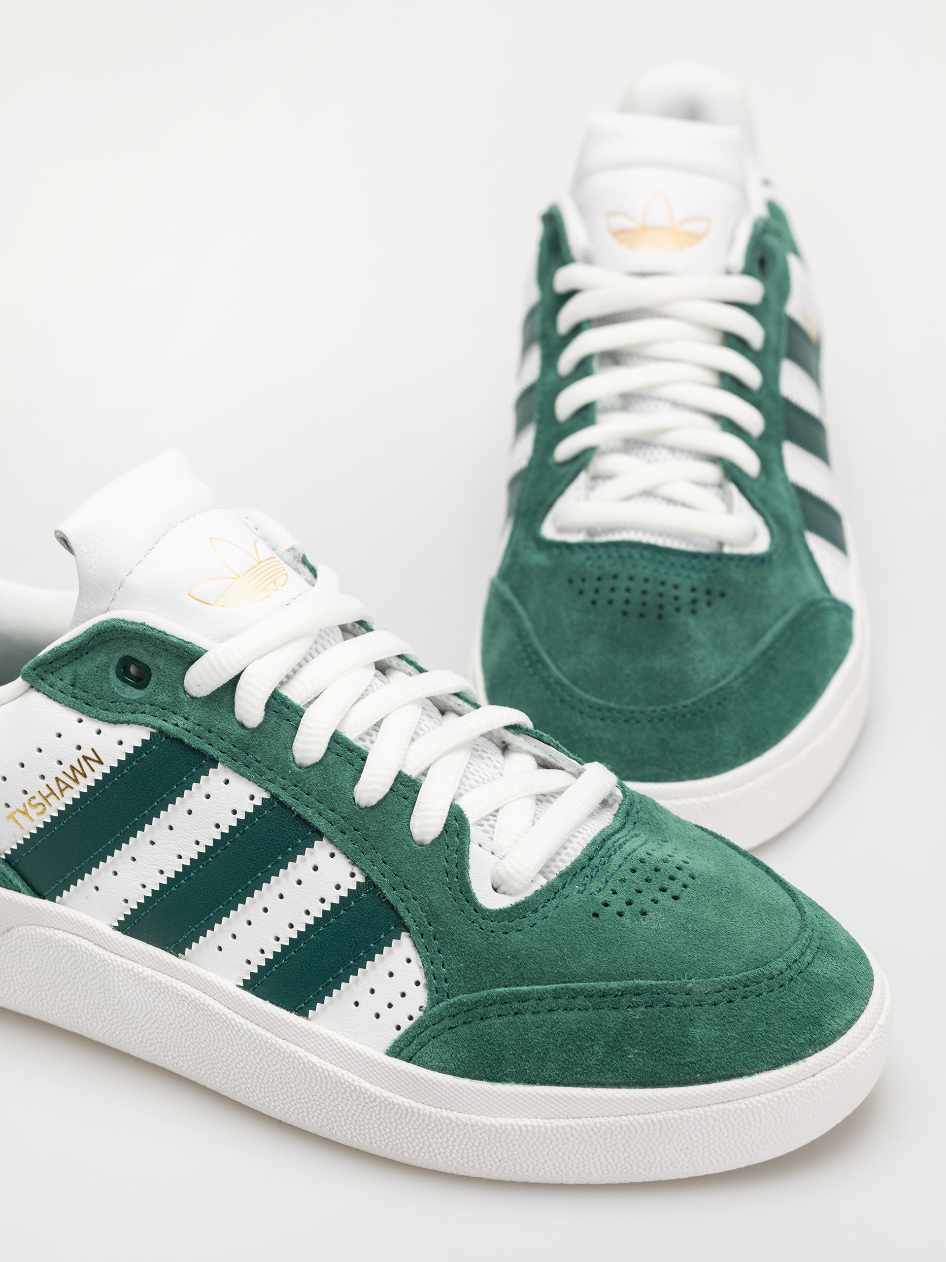 Взуття adidas Tyshawn Low (cgreen/cgreen/ftwwht)