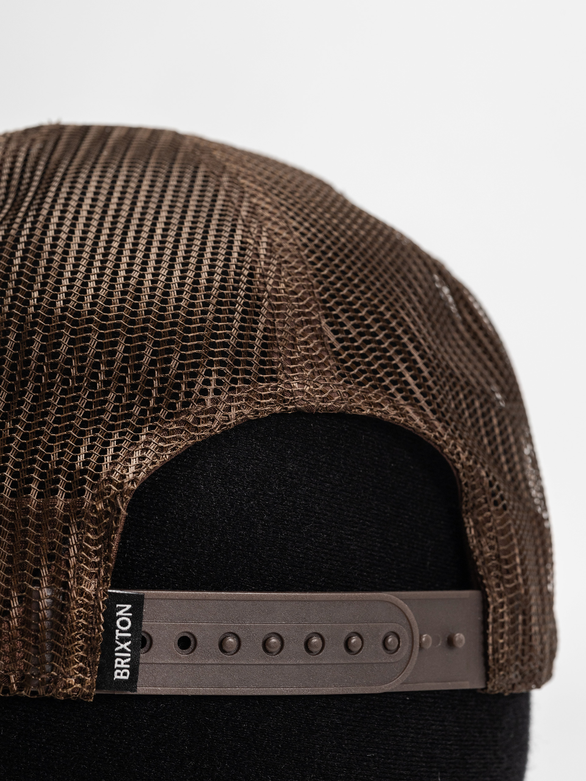 Кепка Brixton Out After Dark Np Trucker H Wmn (pinecone brown/whitecap)