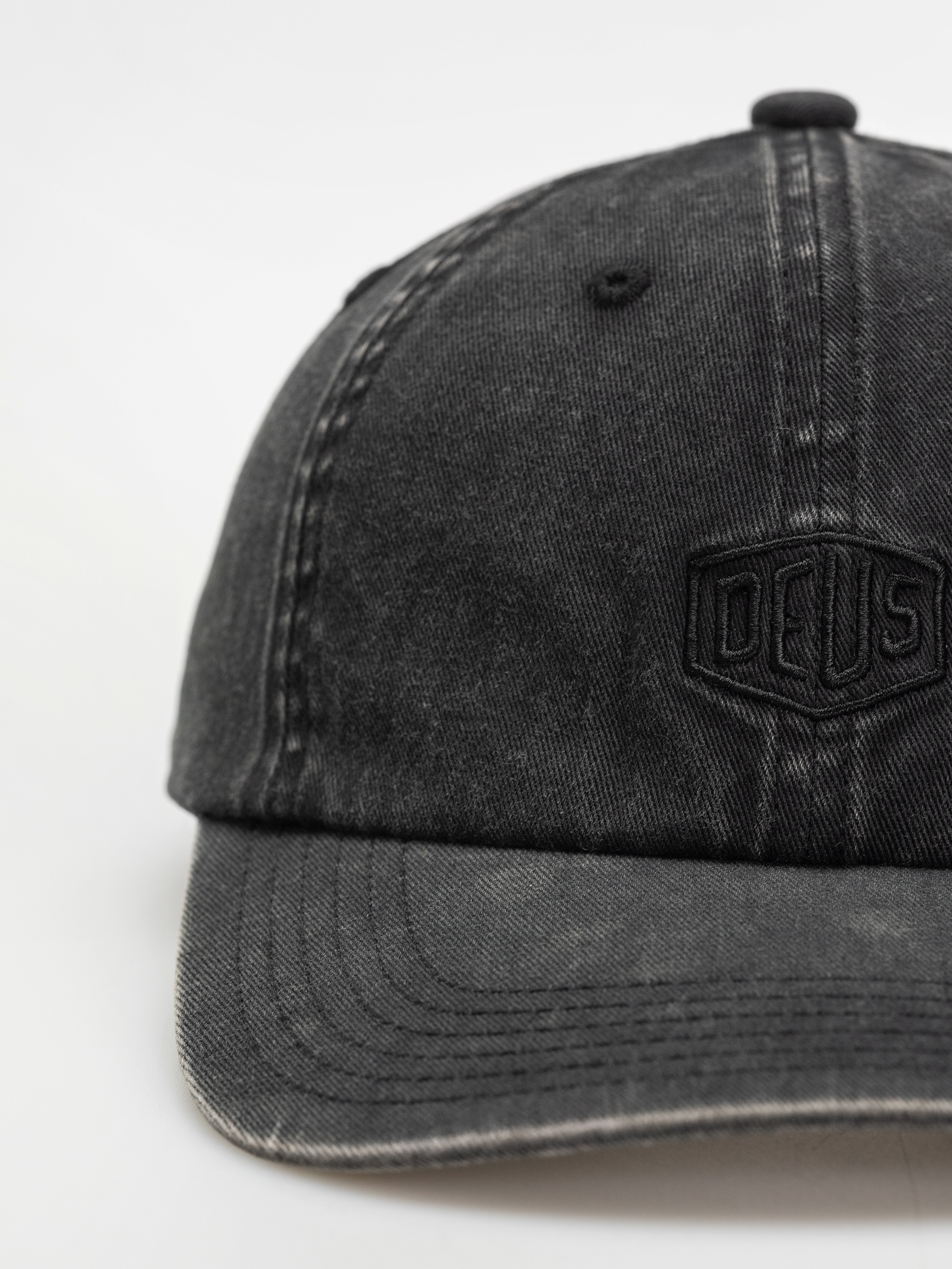 Кепка Deus Ex Machina Shield Garment Dyed Dad Cap (black)