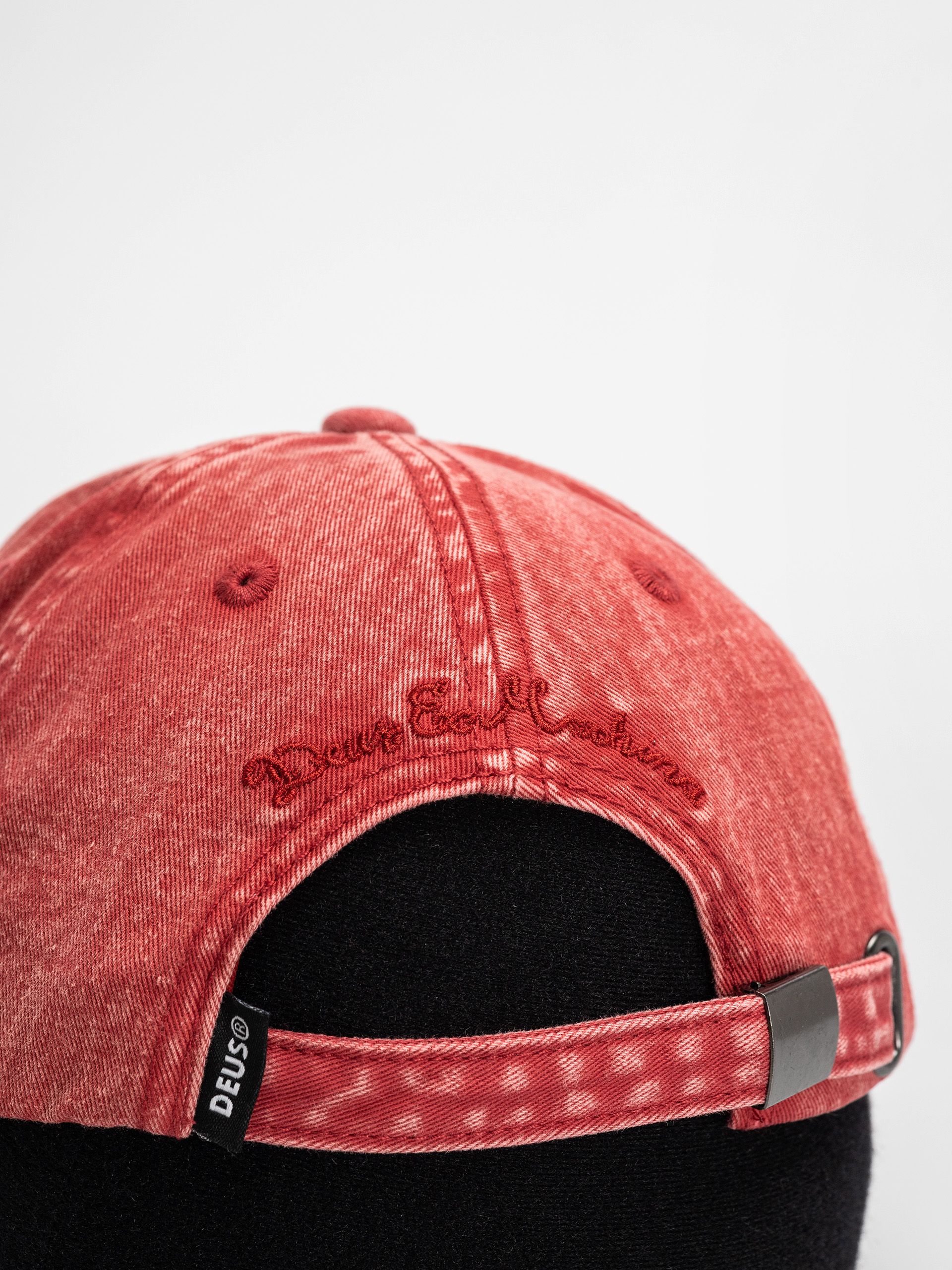 Кепка Deus Ex Machina Shield Garment Dyed Dad Cap (lava falls red)