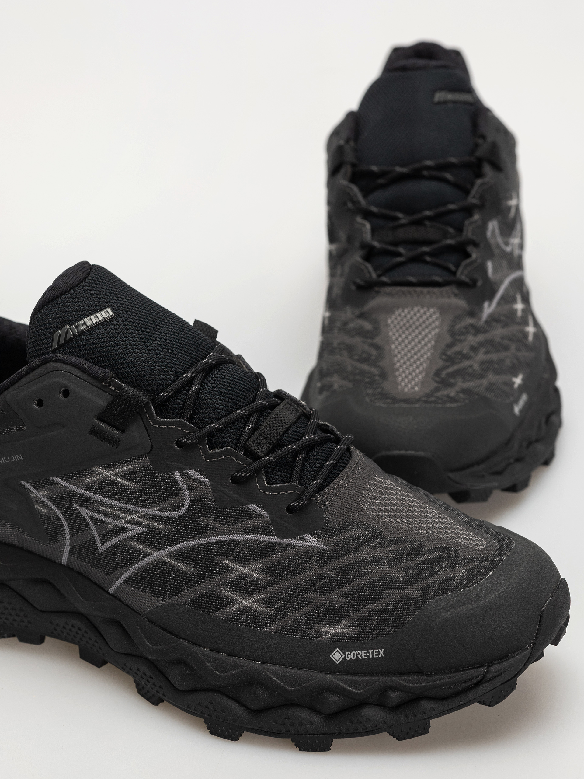 Взуття Mizuno Wave Mujin LS GTX (black/quiet shade/black sand)