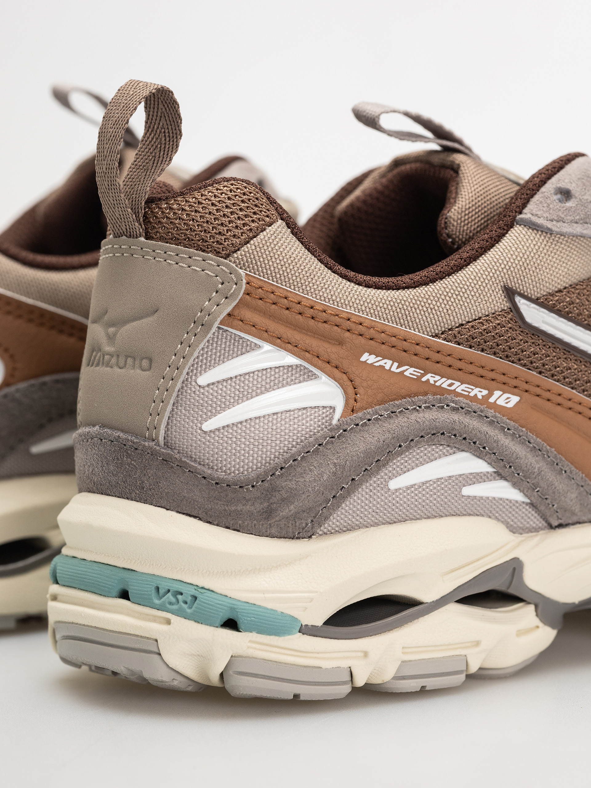 Взуття Mizuno Wave Rider 10 (fossil/white/thrush)