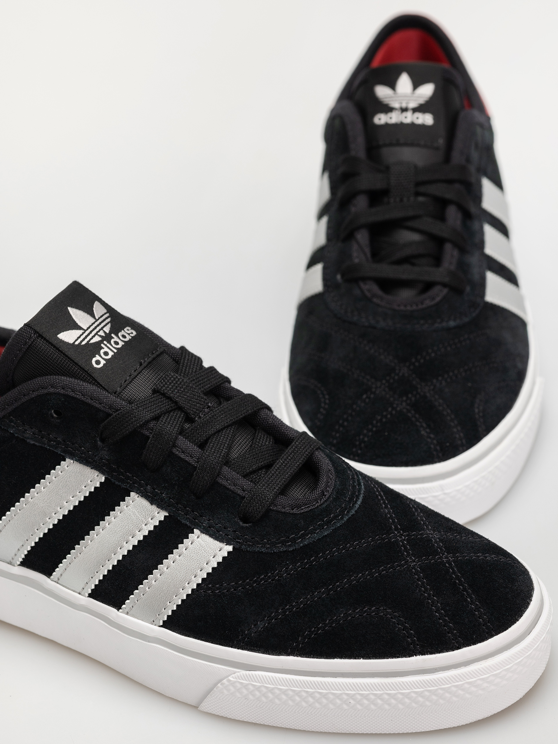 Взуття adidas Adi Ease (cblack/silvmt/betsca)