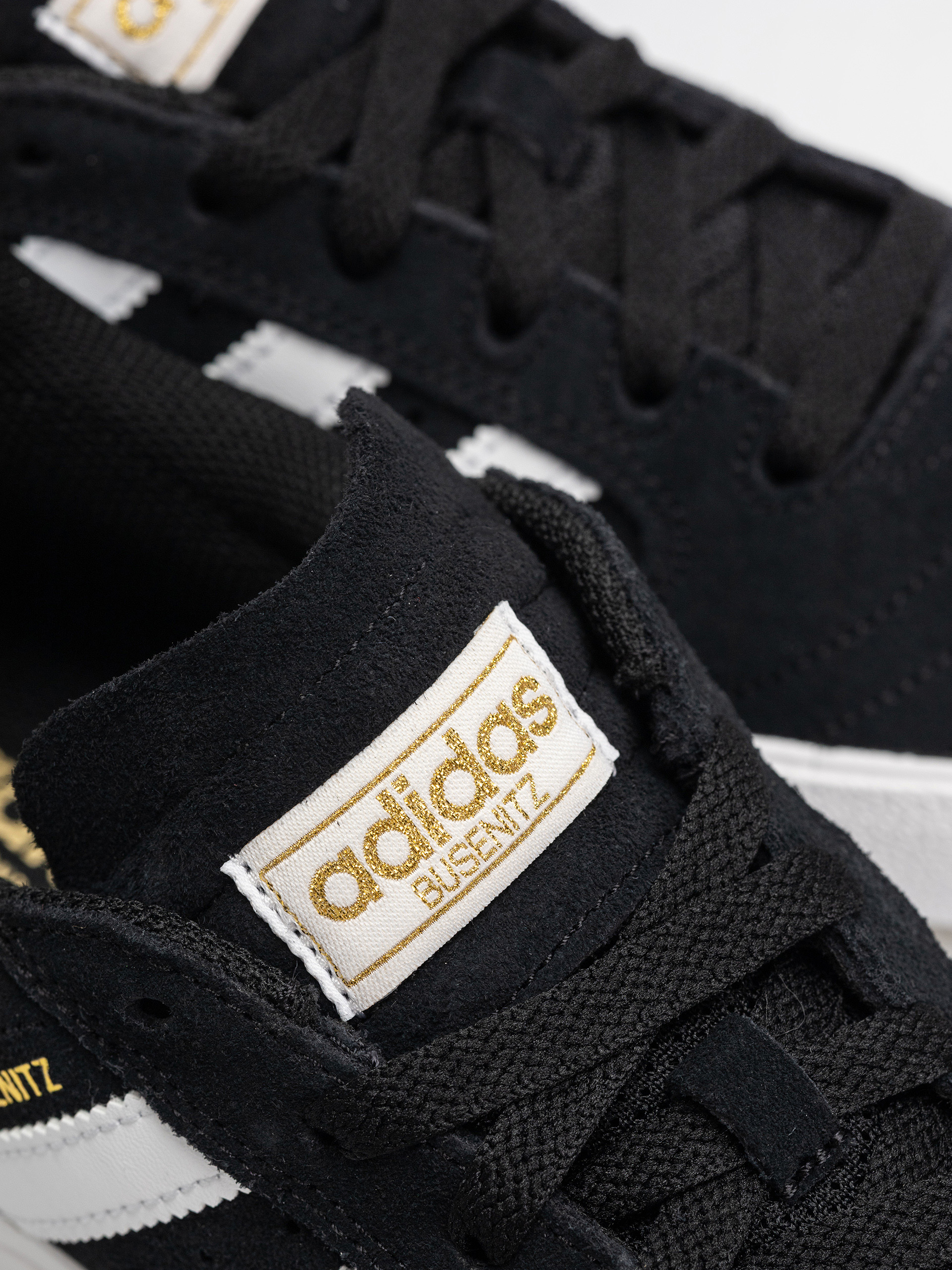 Взуття adidas Busenitz Vulc II (cblack/ftwwht/gum4)