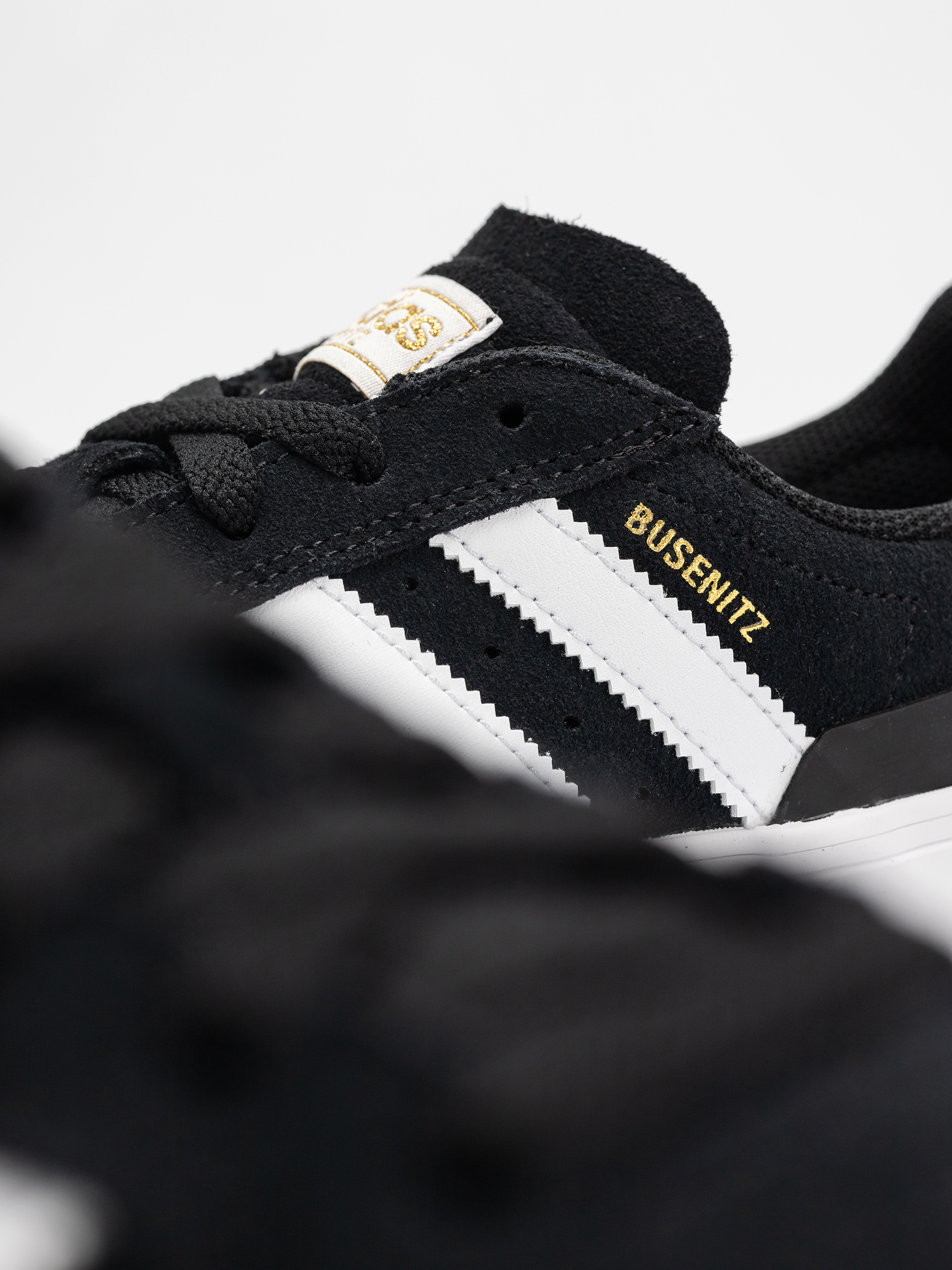 Взуття adidas Busenitz Vulc II (cblack/ftwwht/gum4)