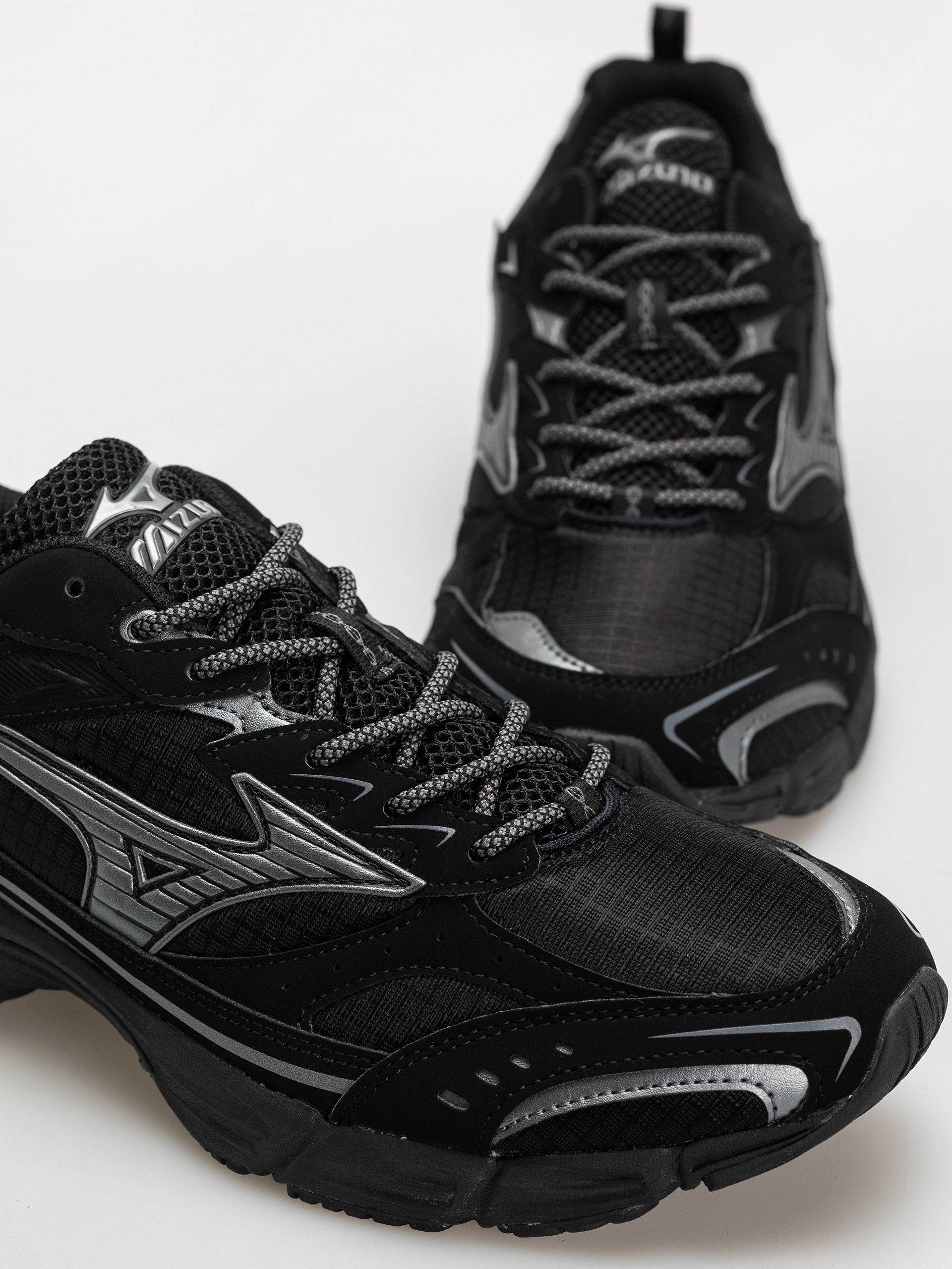 Взуття Mizuno MXR Tech (black/metallic gray)
