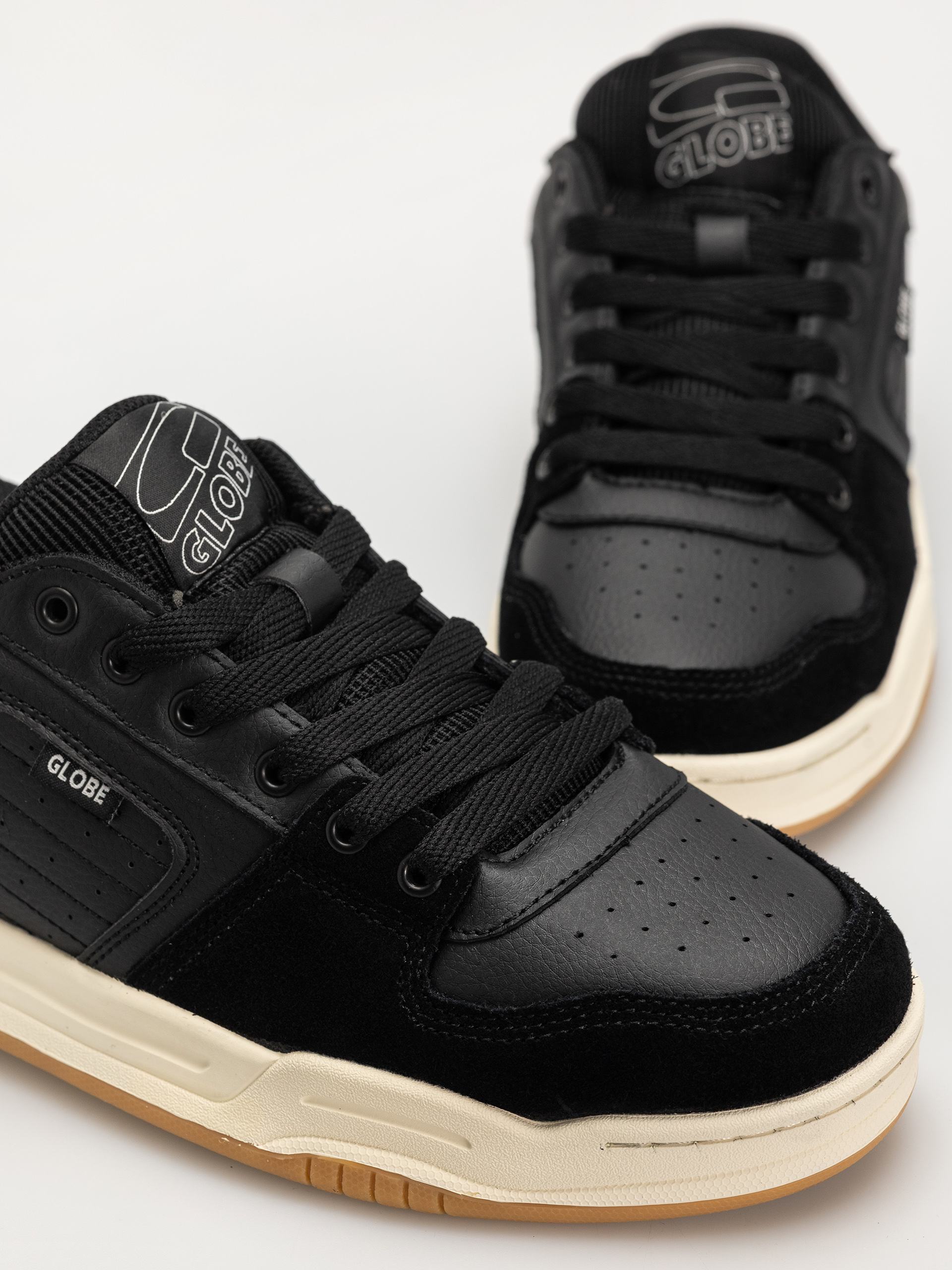 Взуття Globe Mojo 2.0 (black/antique white)