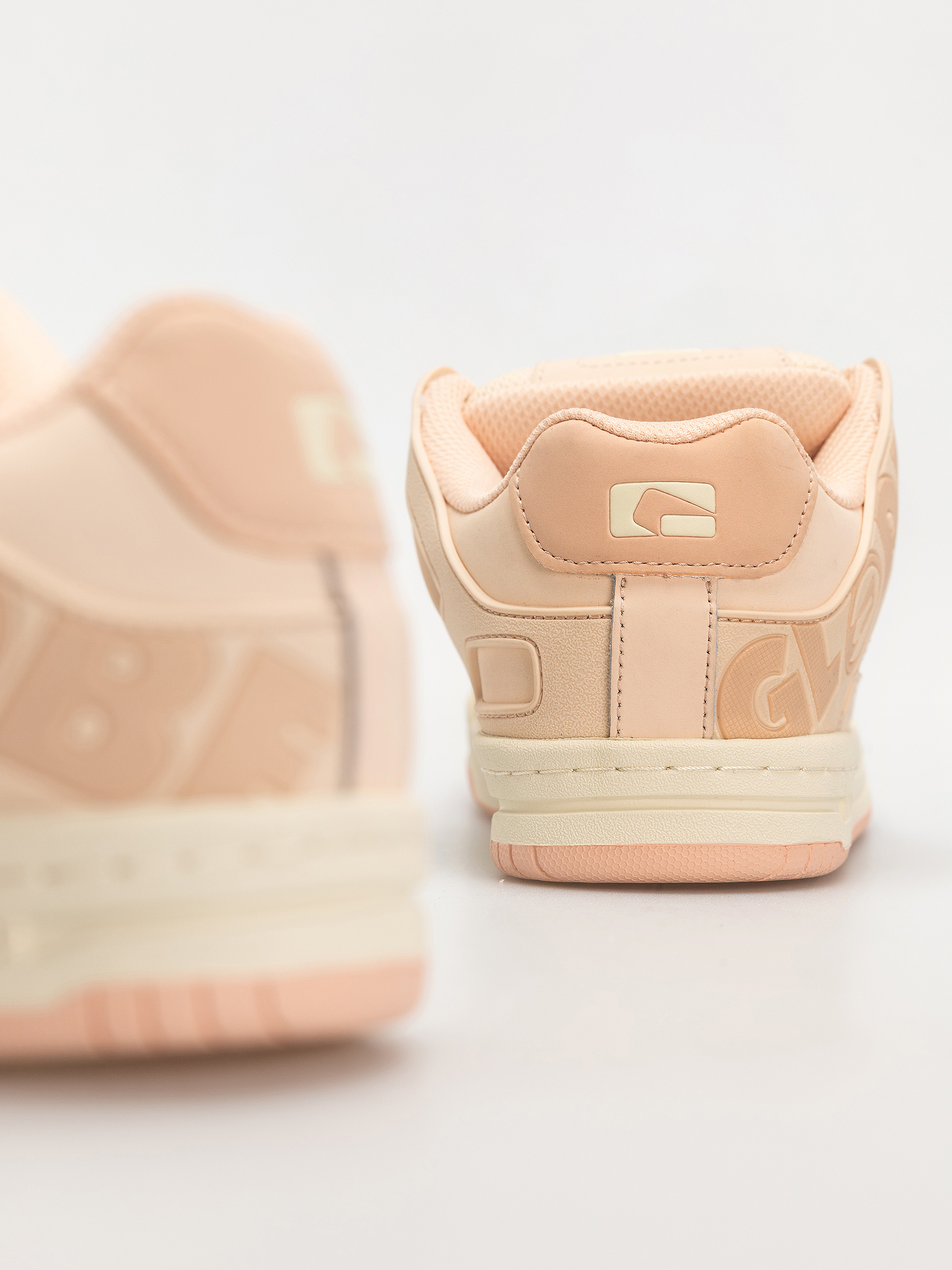 Взуття Globe Tilt (peach/cream)