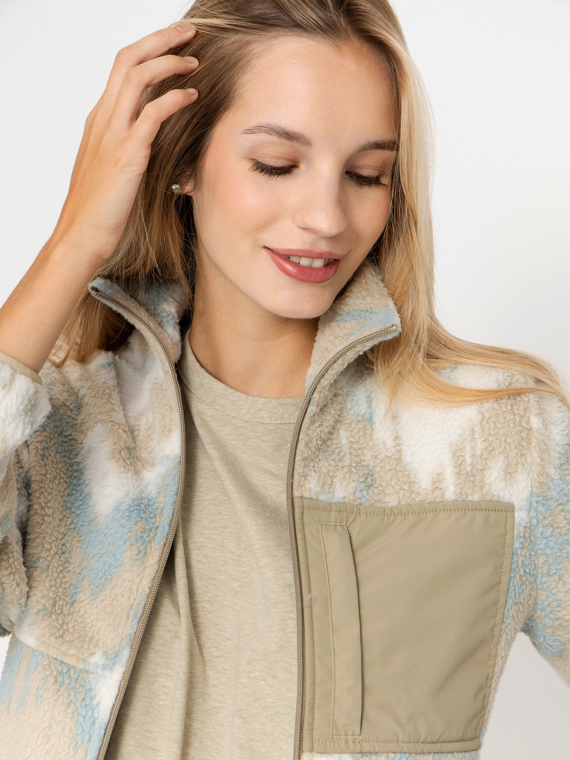 Куртка Iriedaily Arkta Teddy 2 Wmn (khaki grey)