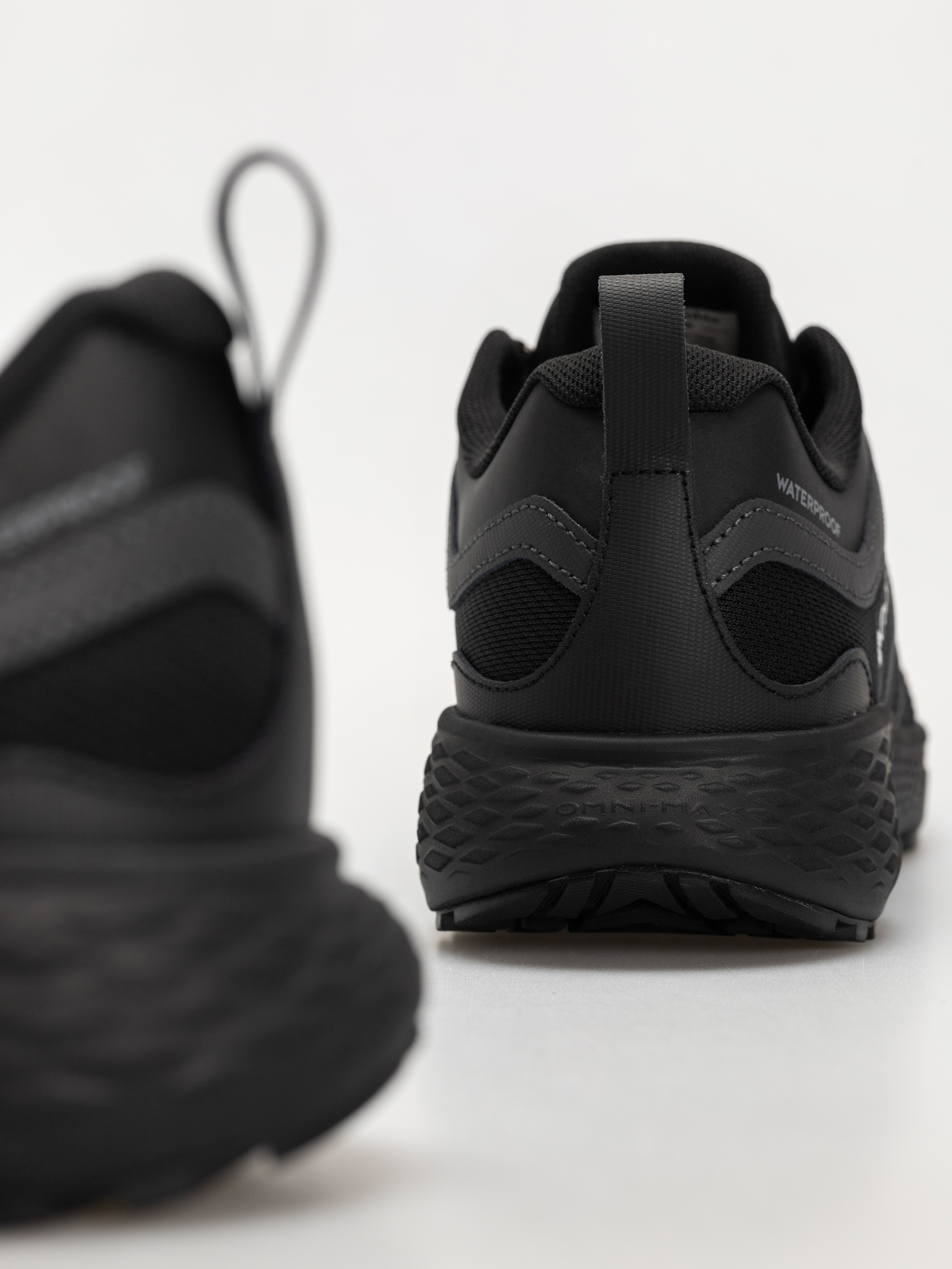 Взуття Columbia Peakfreak Roam Waterproof (black/silver grey)