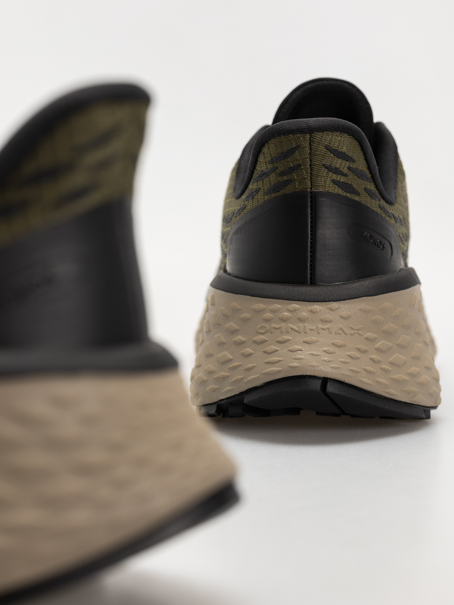 Взуття Columbia Konos Trillium ATR (nori/tangy orange)