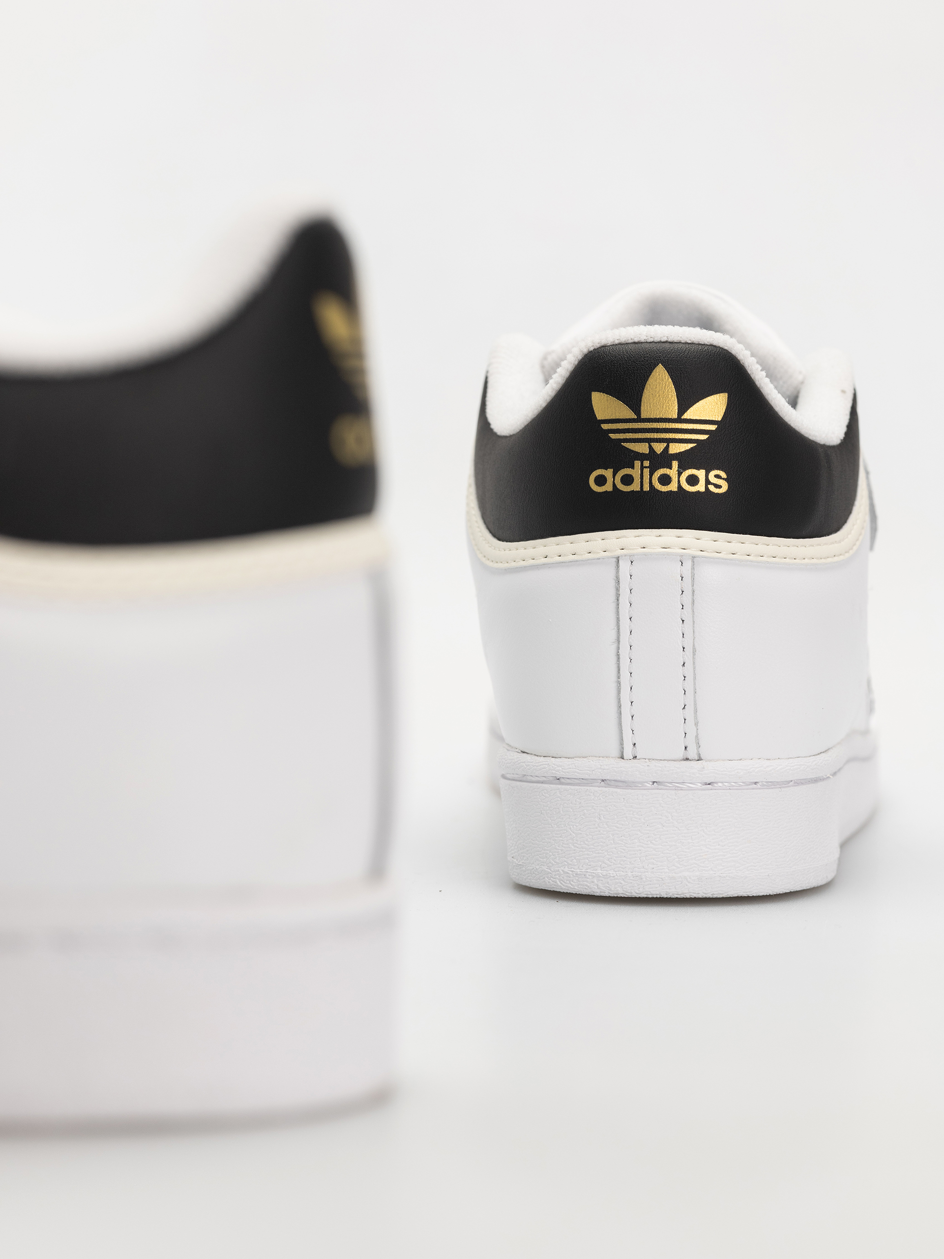 Взуття adidas Pro Shell Adv (ftwwht/cblack/goldmt)