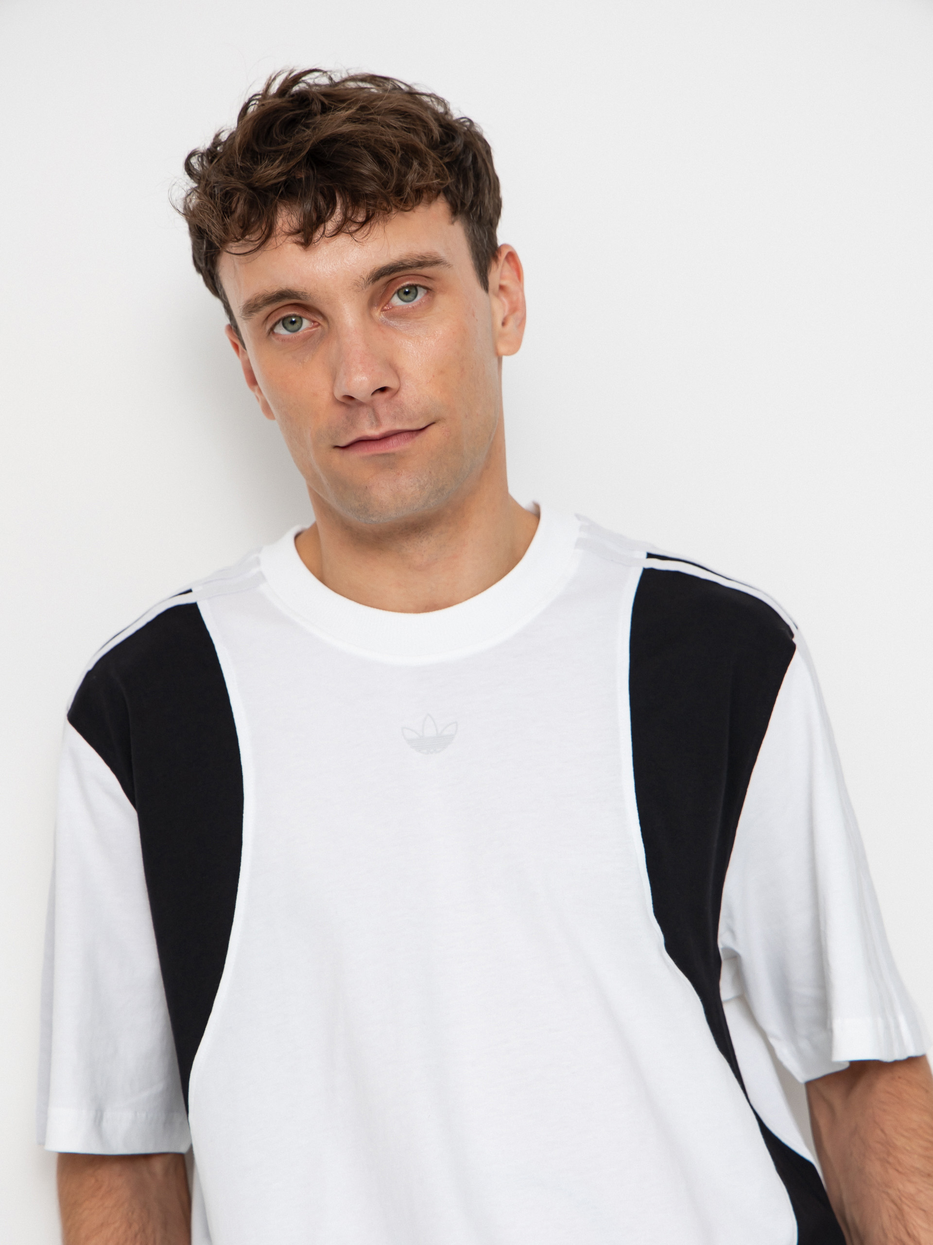 Футболка adidas Tyshawn (white/black)