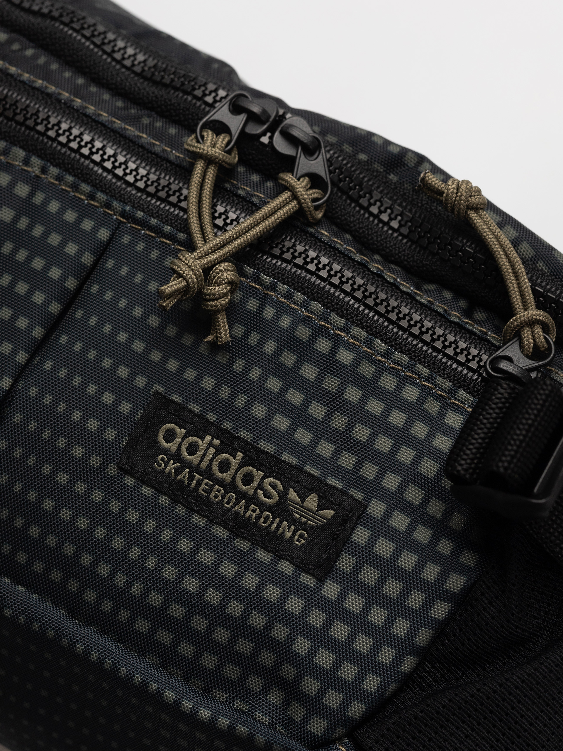 Сумка на пояс adidas Skatep Cross Body (olistr/black)