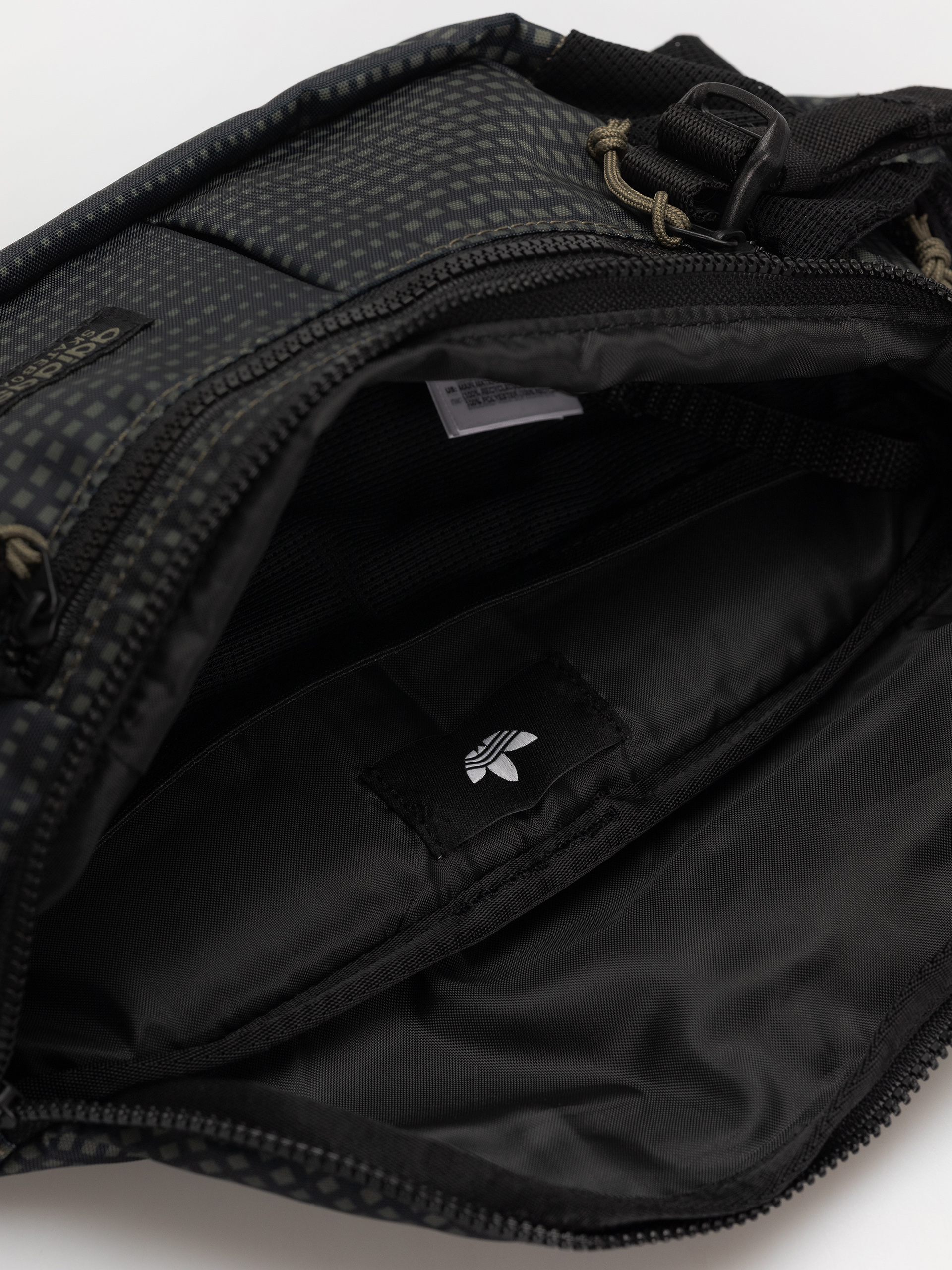 Сумка на пояс adidas Skatep Cross Body (olistr/black)