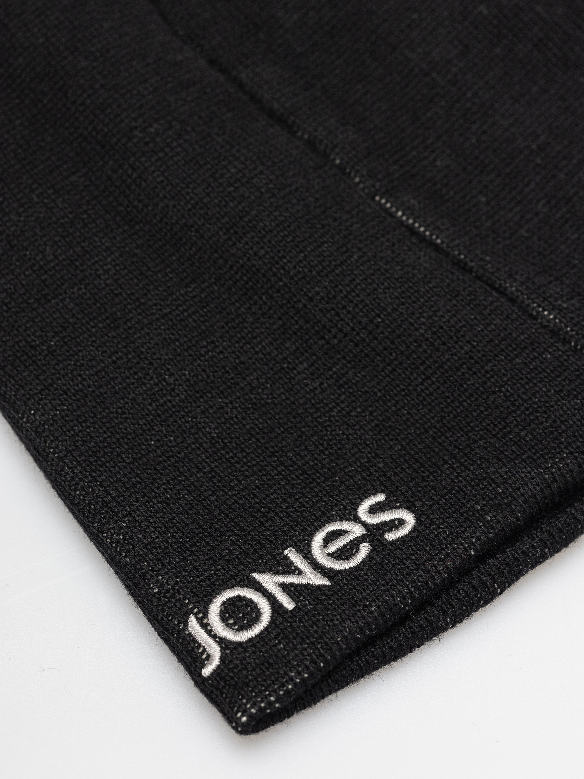 Шапка Jones Snowboards Mtn Logo Rec (stealth black)