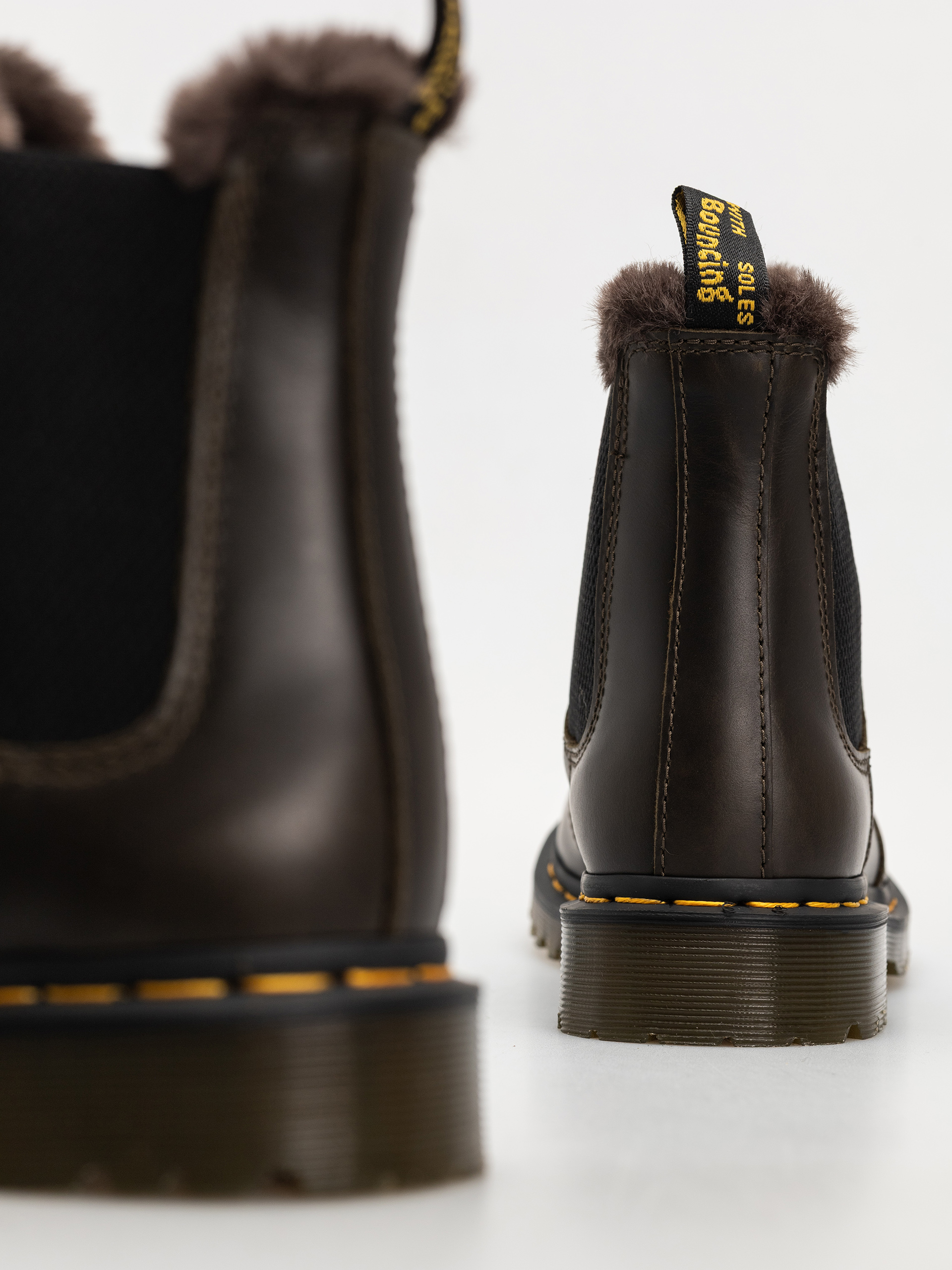 Взуття Dr. Martens 2976 Leonore Chelsea Wmn (dark taupe taupe orleans)