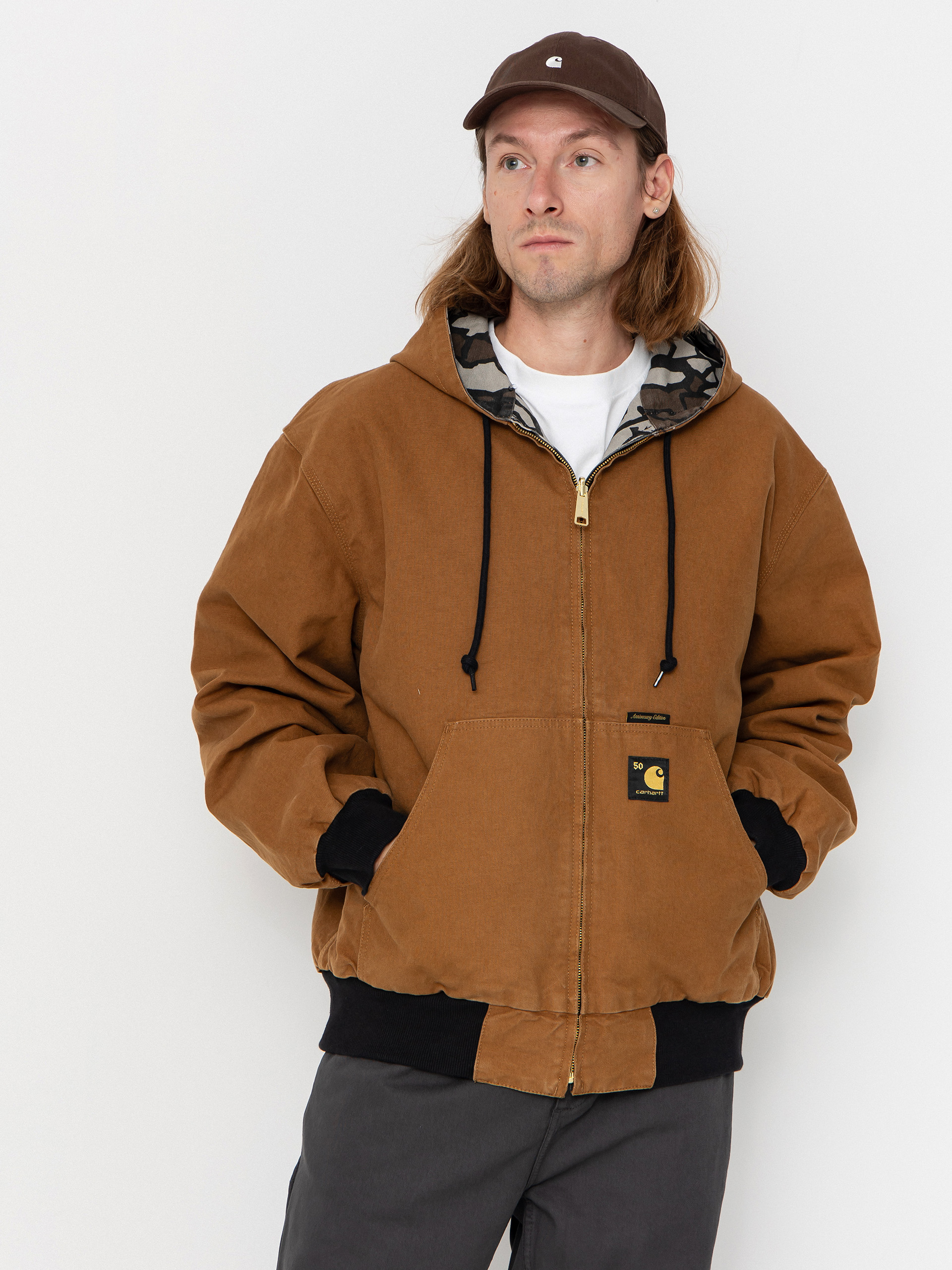 u041au0443u0440u0442u043au0430 Carhartt WIP 50 Years Anniversary OG Active (hamilton brown/camo trebark/rinsed)