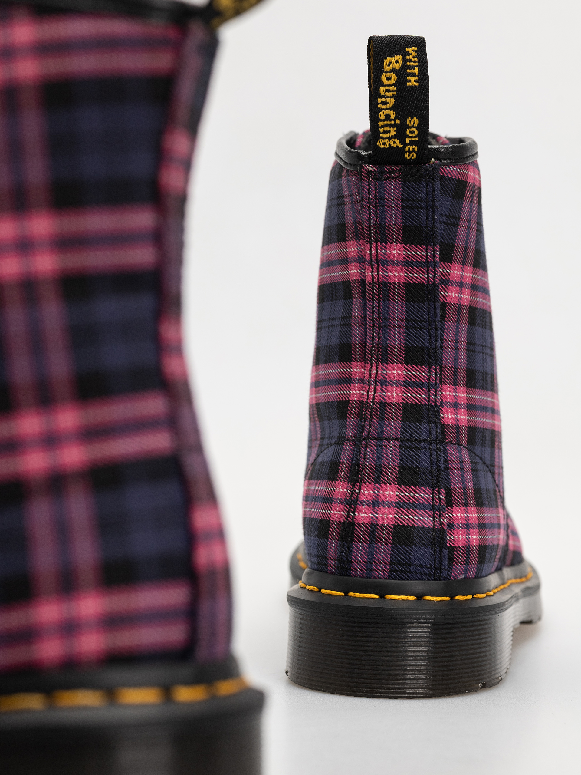 Взуття Dr. Martens 1460 Wmn (pink multi tartan)