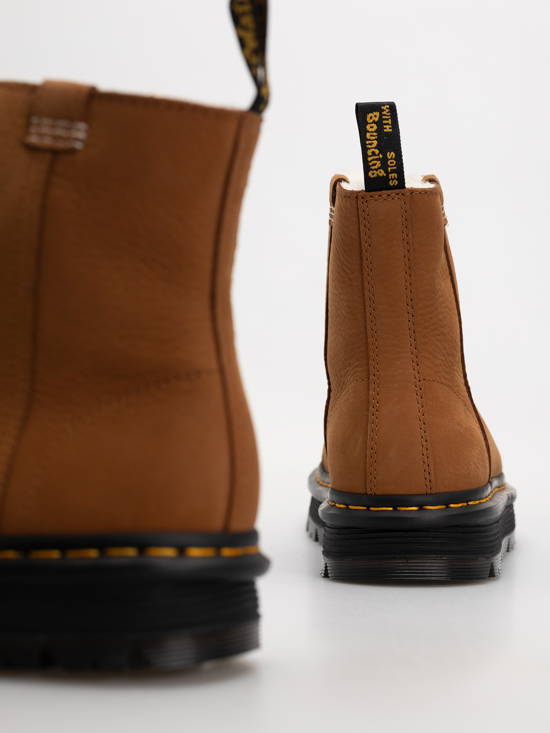 Взуття Dr. Martens ZebZag Rigger WL Rigger Wmn (desert brown milled nubuck wp)