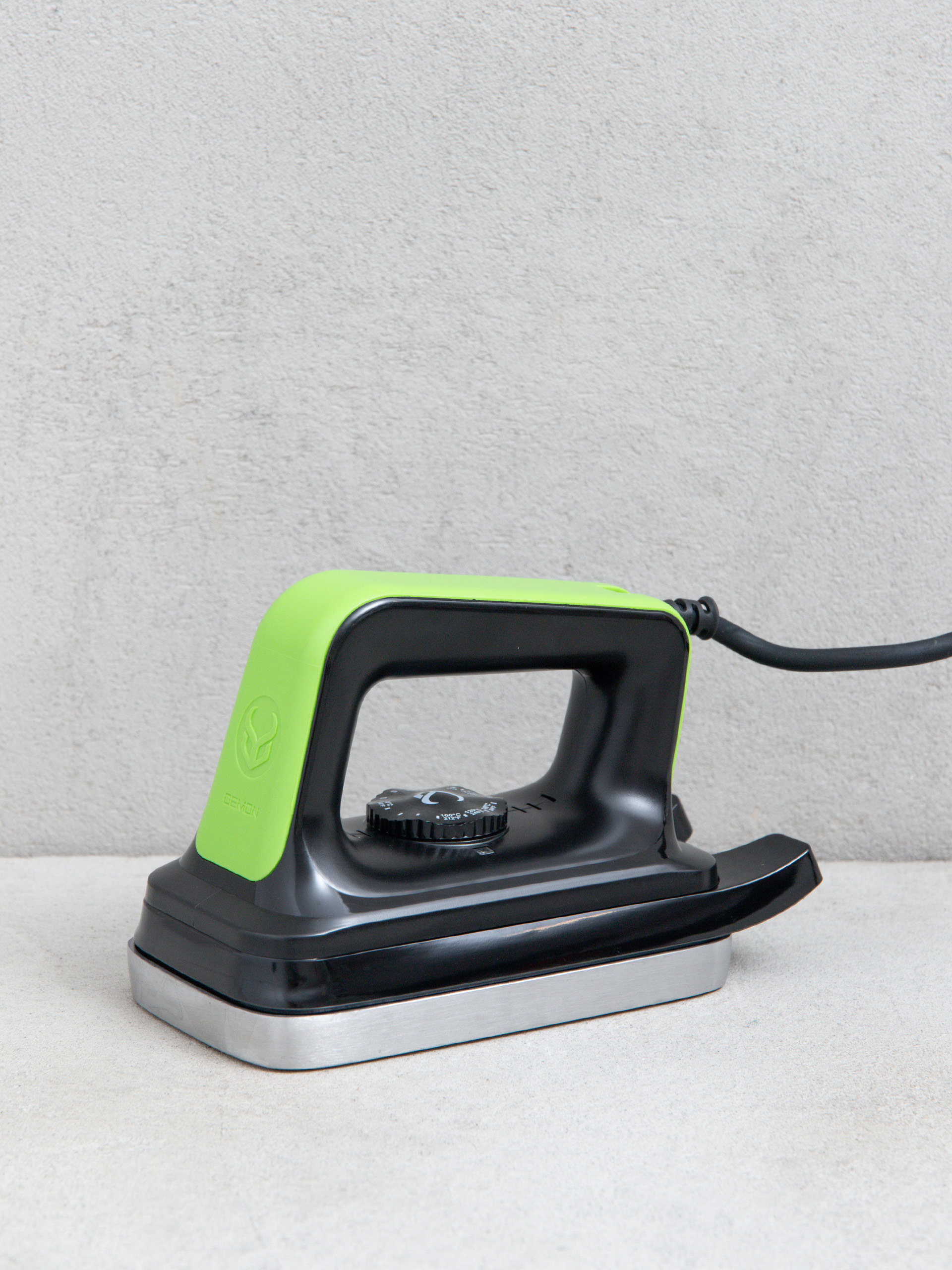 Праска Demon Slide Iron 