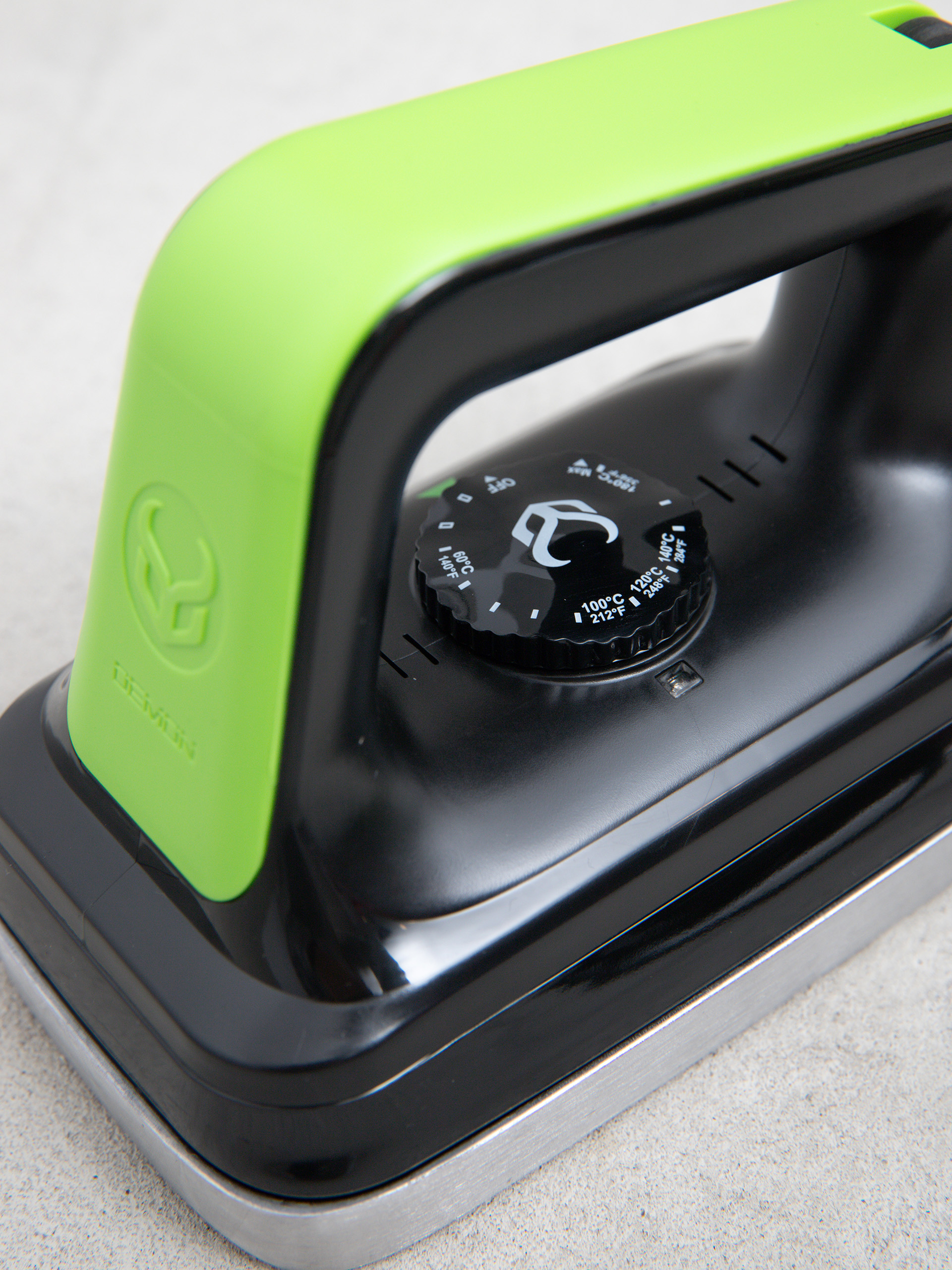 Праска Demon Slide Iron 