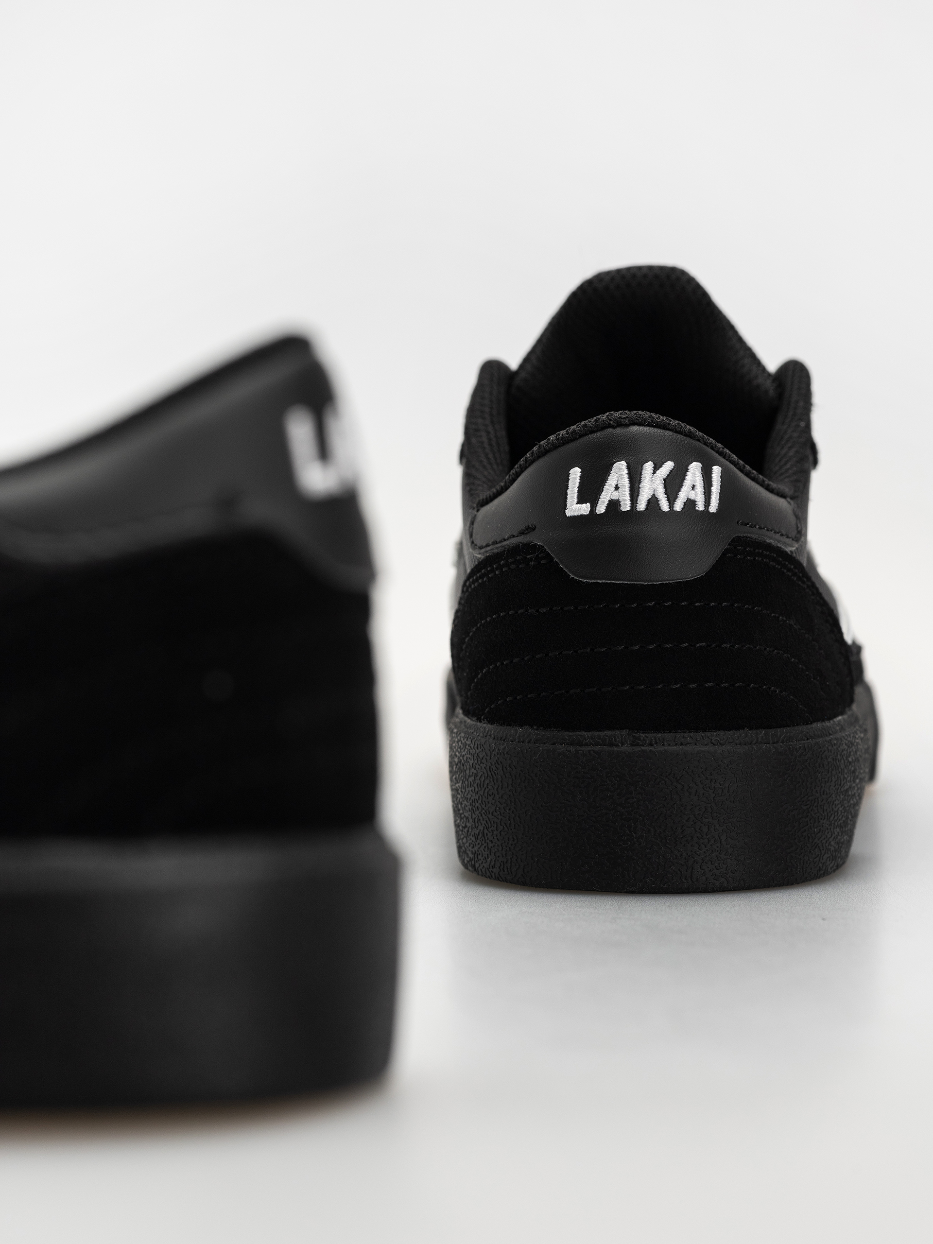 Взуття Lakai Cambridge (black/black white suede)