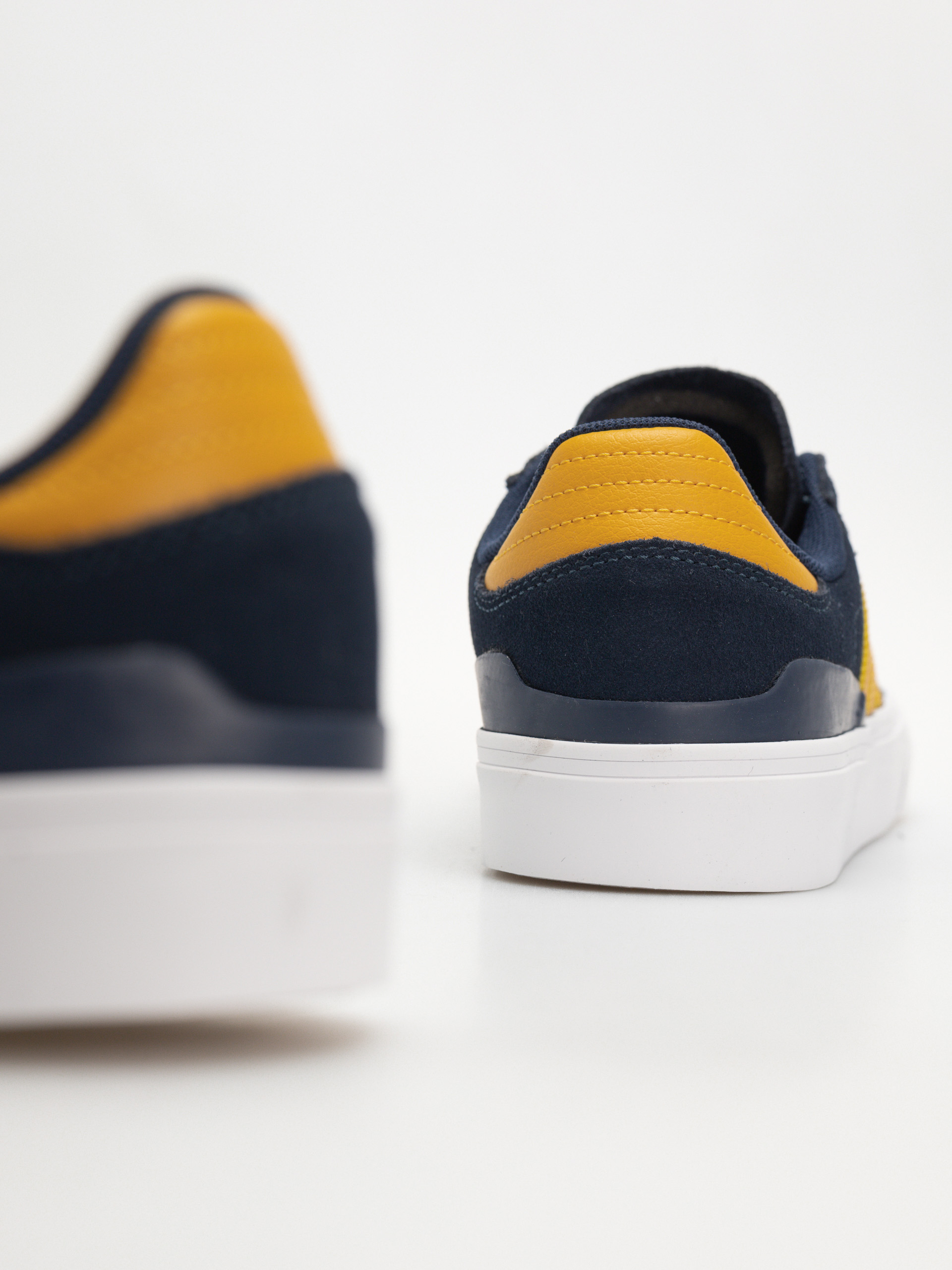 Взуття adidas Busenitz Vulc II (conavy/preyel/ftwwht)