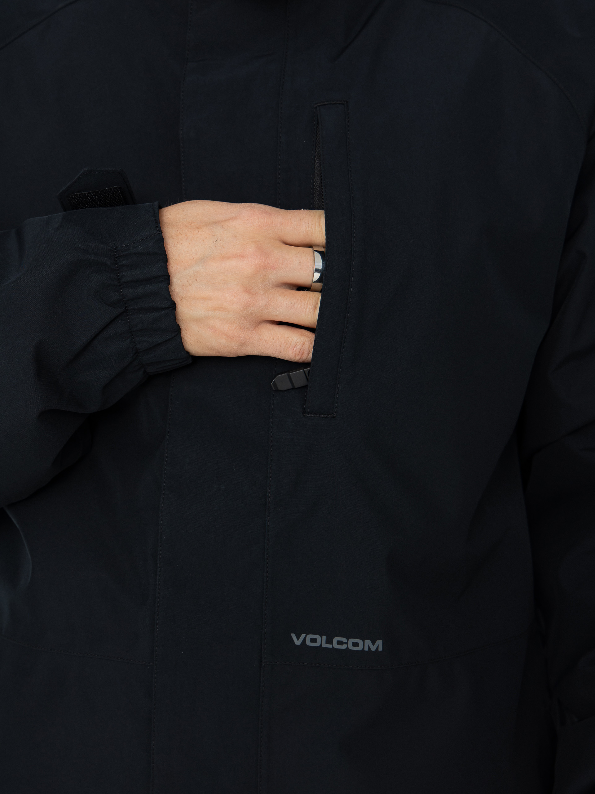 Чоловіча Сноубордична куртка Volcom Dua Ins Gore Tex (black)