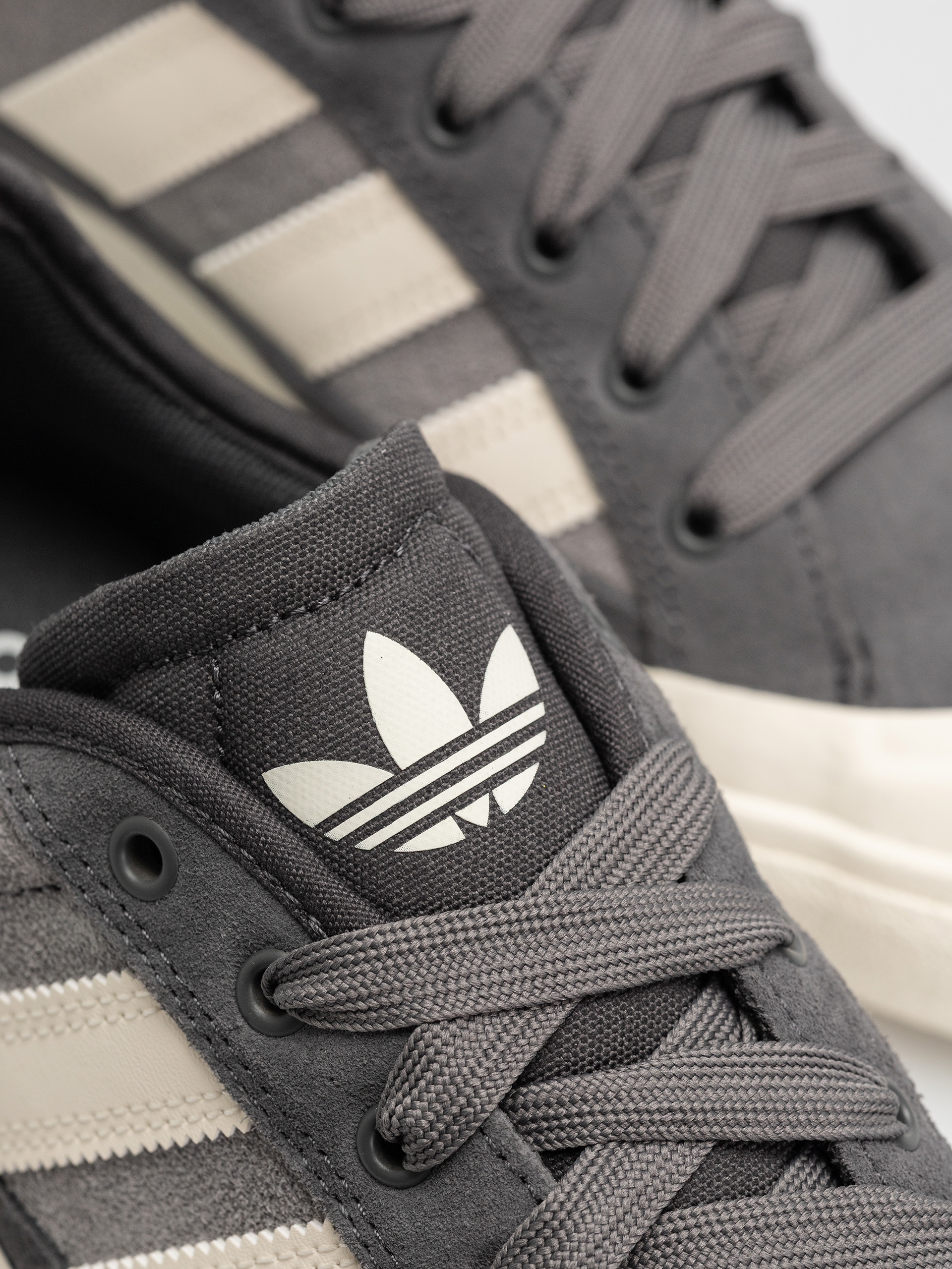 Взуття adidas Court Tns Premiere (grethr/cwhite/gresix)