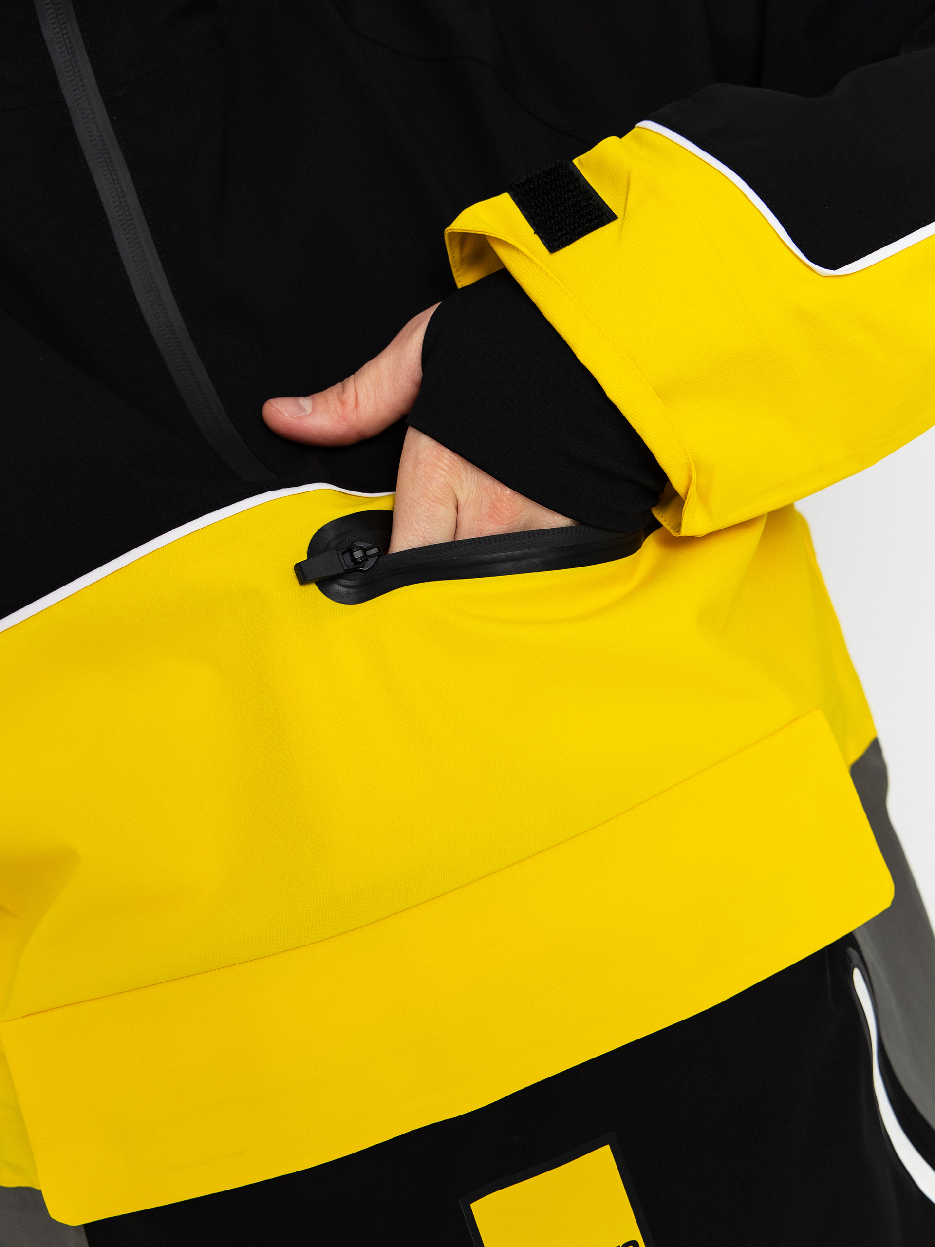 Чоловіча Сноубордична куртка ThirtyTwo Light Anorak (black/yellow)