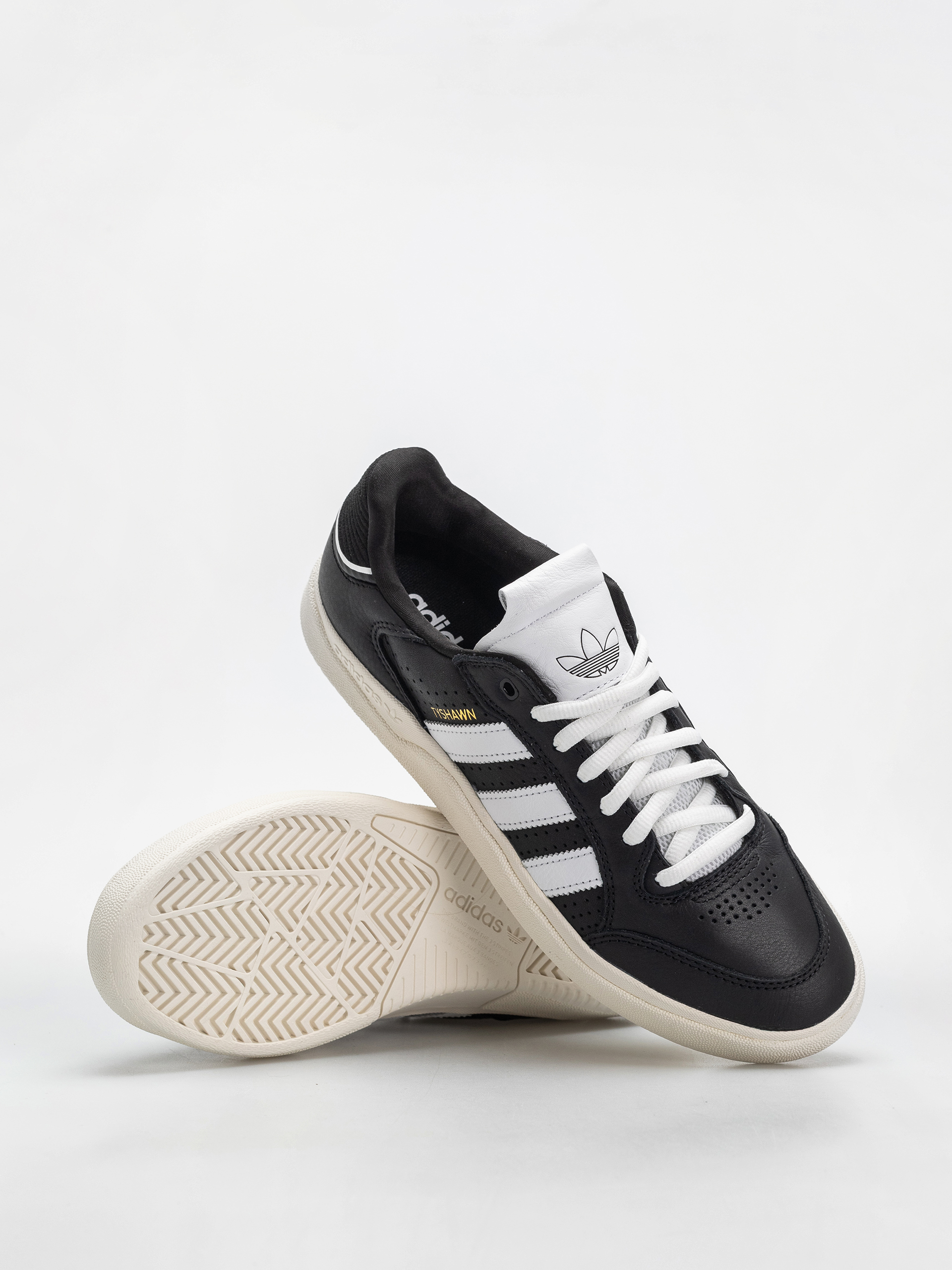 Взуття adidas Tyshawn Low (cblack/ftwwht/cwhite)