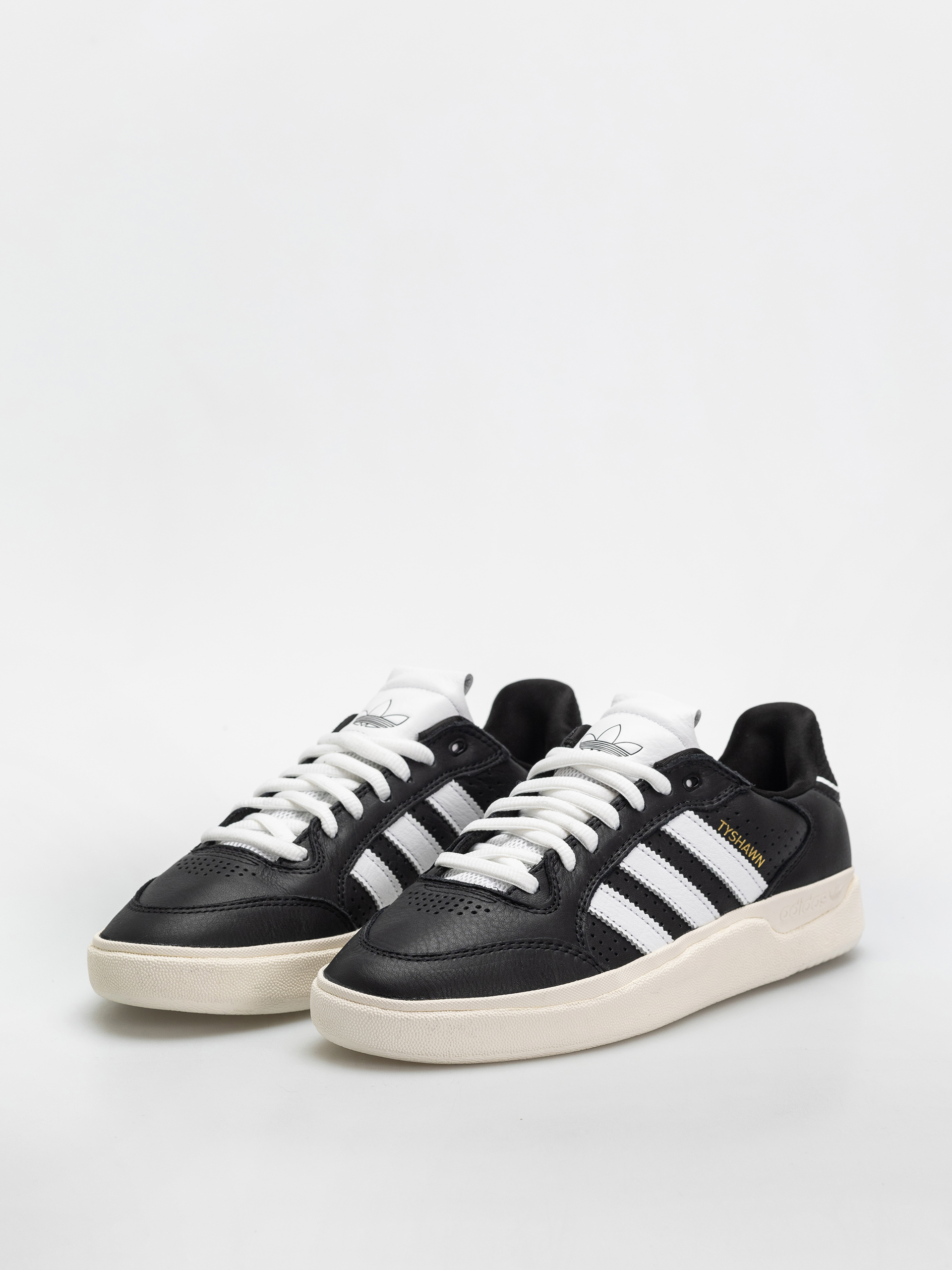 Взуття adidas Tyshawn Low (cblack/ftwwht/cwhite)