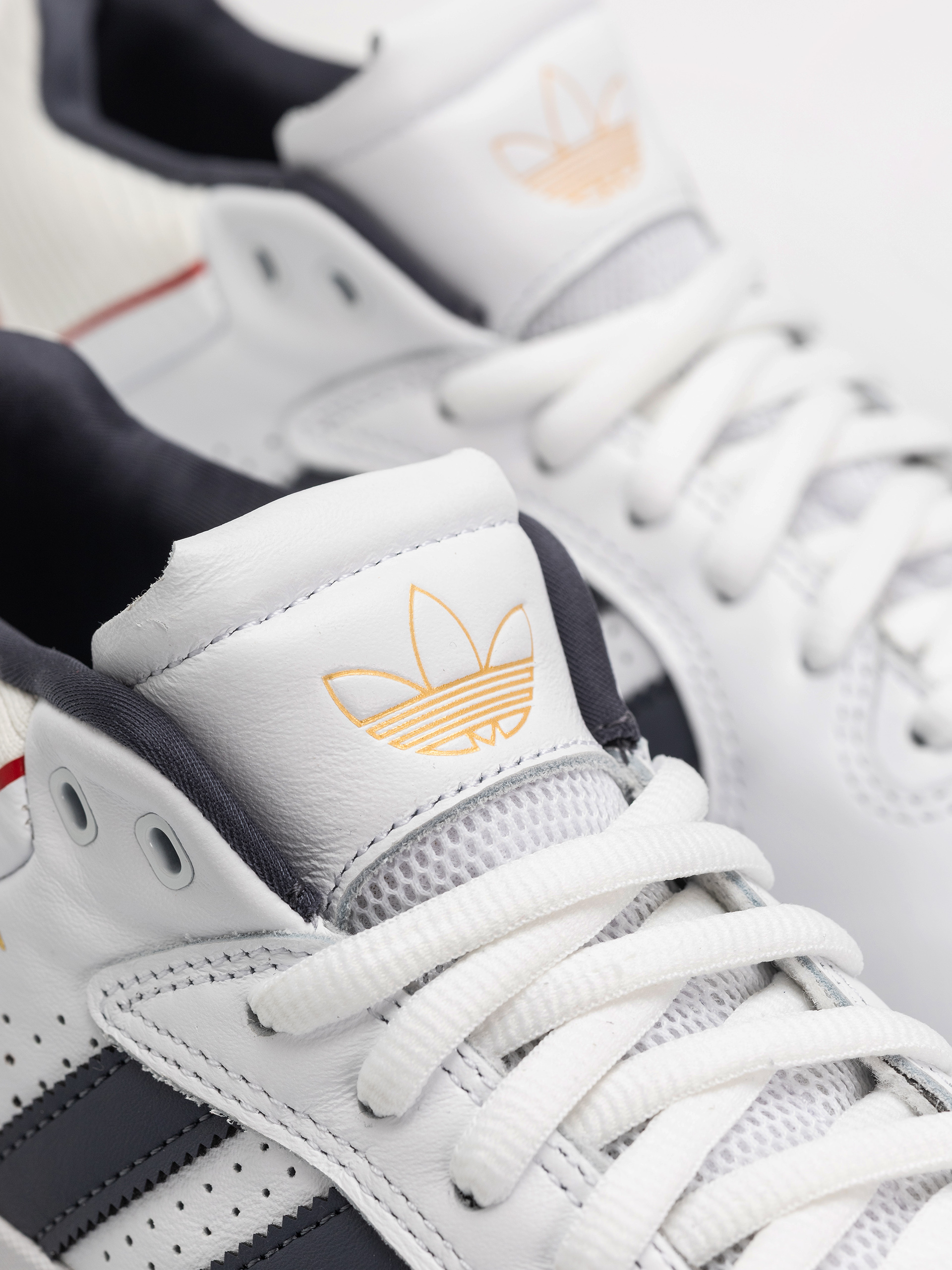 Взуття adidas Tyshawn (ftwwht/colred)