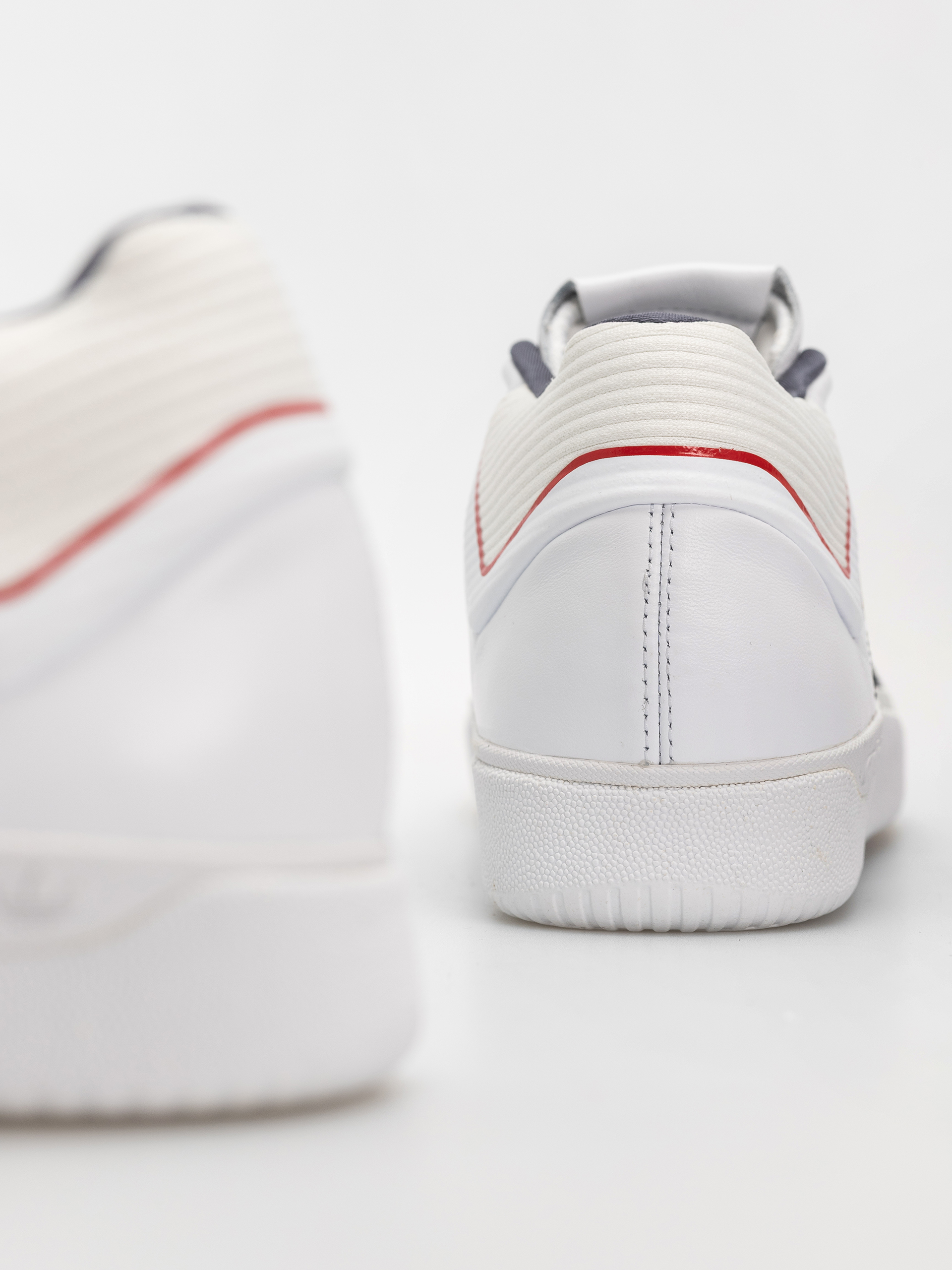 Взуття adidas Tyshawn (ftwwht/colred)