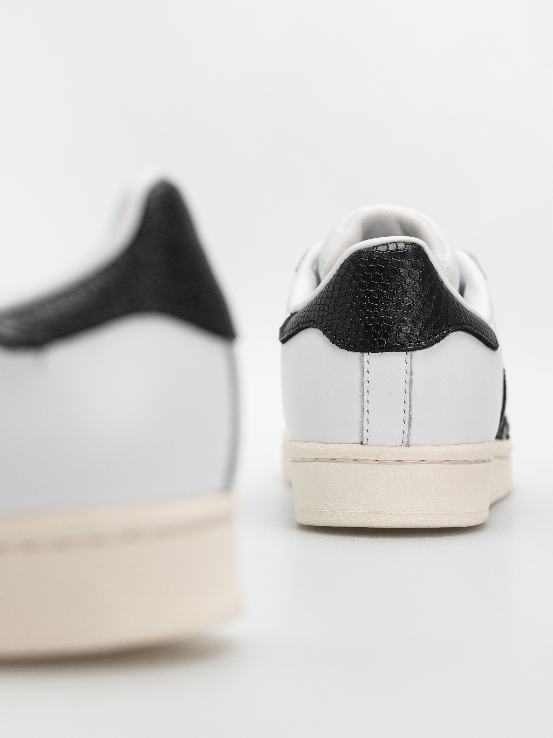 Взуття adidas Superstar Adv (ftwwht/cblack/goldmt)