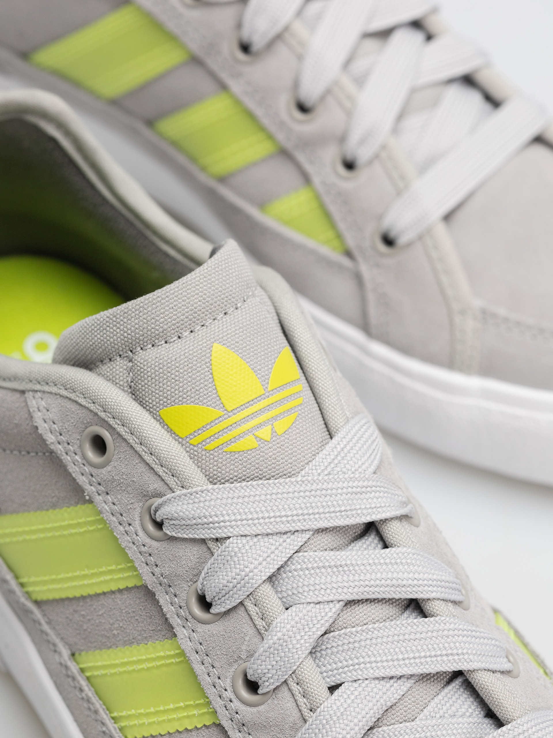 Взуття adidas Court Tns Premiere (gretwo/sslime/grethr)