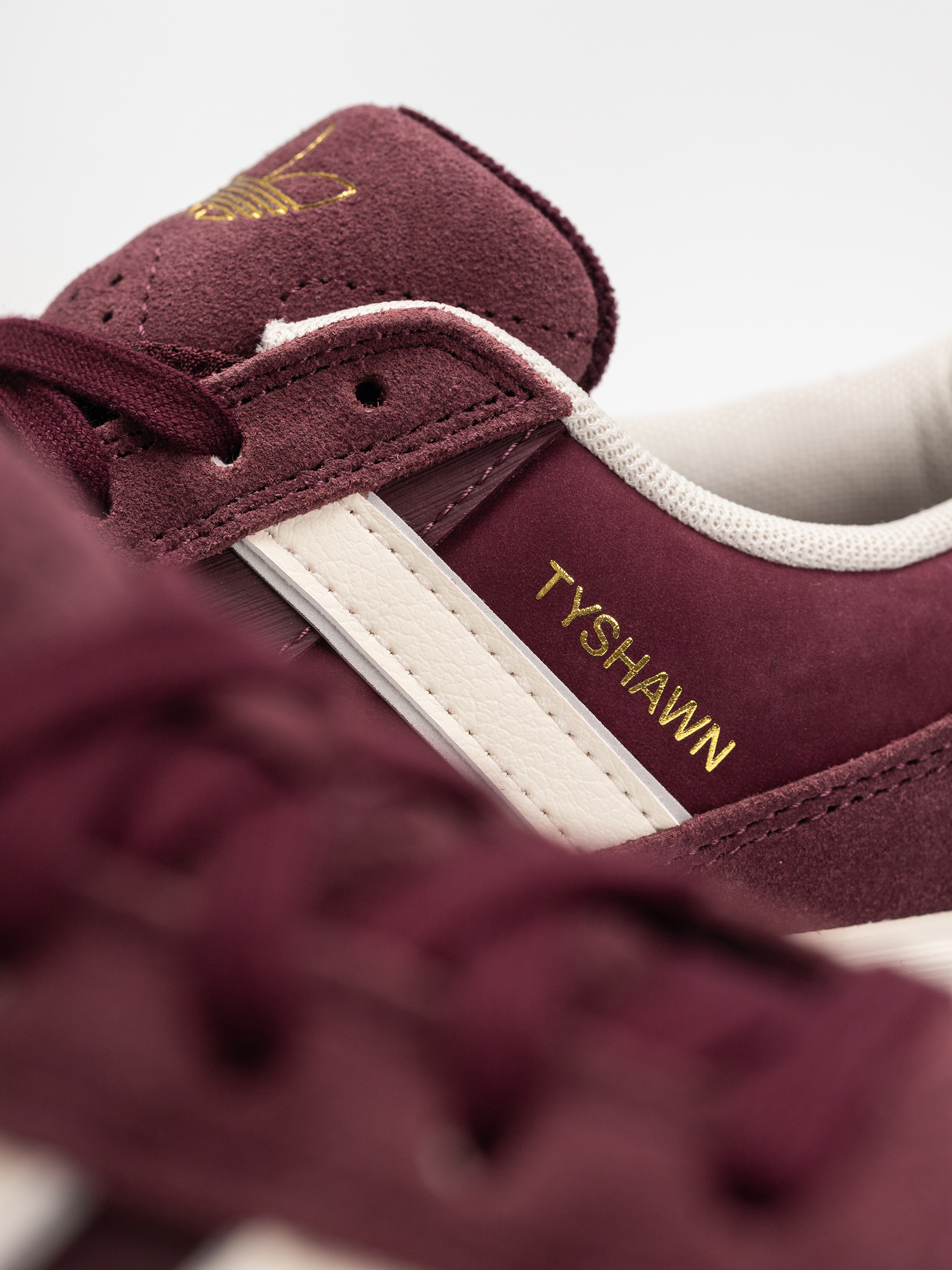 Взуття adidas Tyshawn II (maroon/cwhite/goldmt)