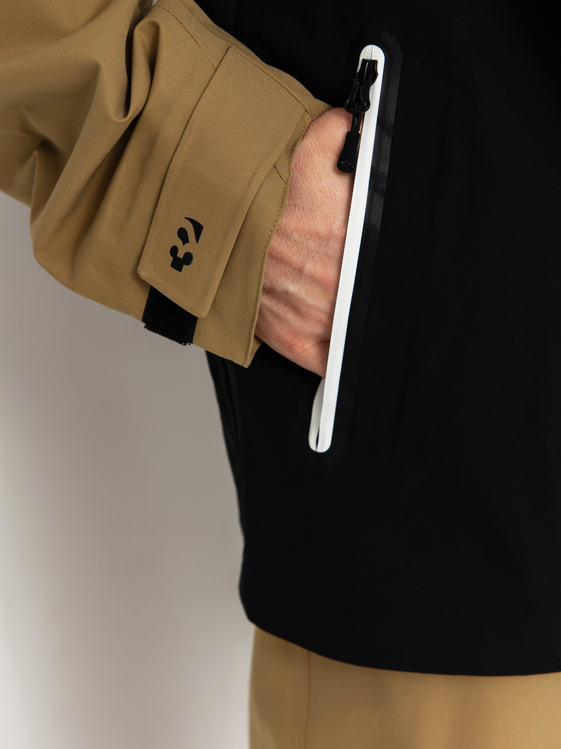 Чоловіча Сноубордична куртка ThirtyTwo Grasser (khaki)